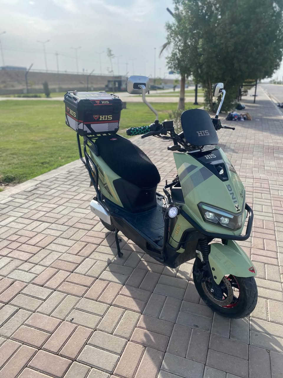 دراجة كهربا • بطاريات على فحص • بطارية منفوخة