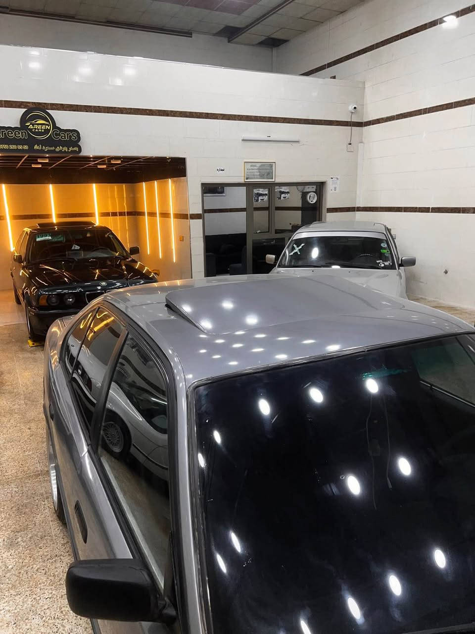 BMW 525
گێر تۆماتیک 
مۆدیل ١٩٩٢
گێر  و مەکینەو کارەبایات و تەبرید بە شەرت 
رەقەم هەولێرە سەنەوی نوێییە
سبوغ عامە  لۆ جوانی 
جەمپەکی خەفیفی پێشی هەییە 

بە شەرتی بەناوکردن 

نرخی ٥٥ وەرەقە بە نەقد 

مشتەری بە قست تەلەفۆن بکە 

لە هەولێرم

*********** أربيل, العراق
