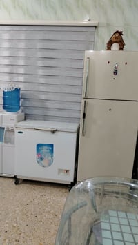 ثلاجة • نظيفة • بحالة جيدة