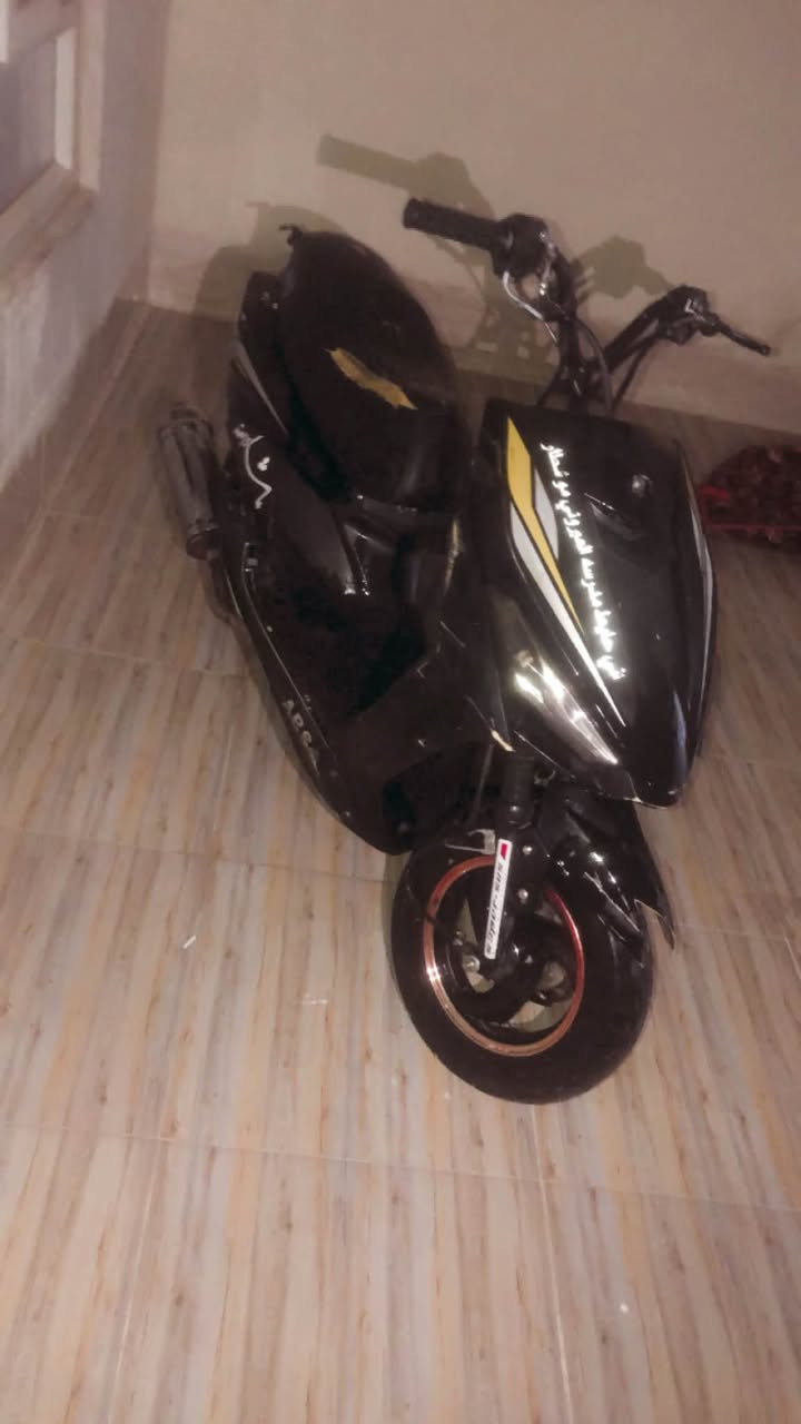 سلام عليك ماكس للبيع
شغال كلها سعر 175 وبيه مجال 

مكان كركوك 

رقم ***********
