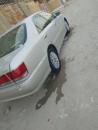 تويوتا كراون • قير ومكينة حديدية • ويا كفالة