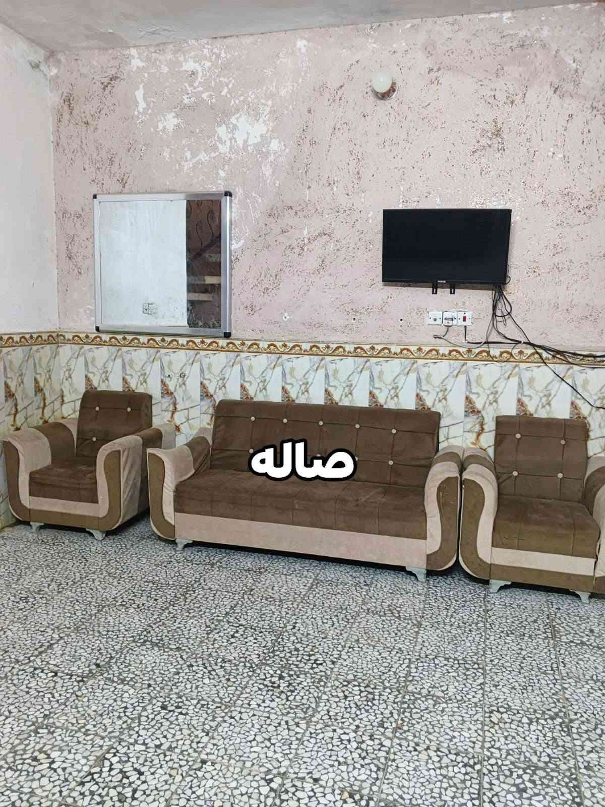 بيت للرهن 100 متر بي غرفه وصاله وستقبال وحمام خارجي وداخلي مع كاونتر وثلاجه  بيت جبير وحلو  سيرامك وكاشي ونضيف سعر الرهن 14 قفل البيت ب شارع الشيوخ  قرب سكله رعد قريب على الشارع العام للتواصل ***********

نص مكتوب في الصور:
- المدخل
- حمام خارجي وحوش
- استقبال
- مطبخ بارد
- مطبخ حار
- الكاونتر مع المنزل
- صاله
- غرفه