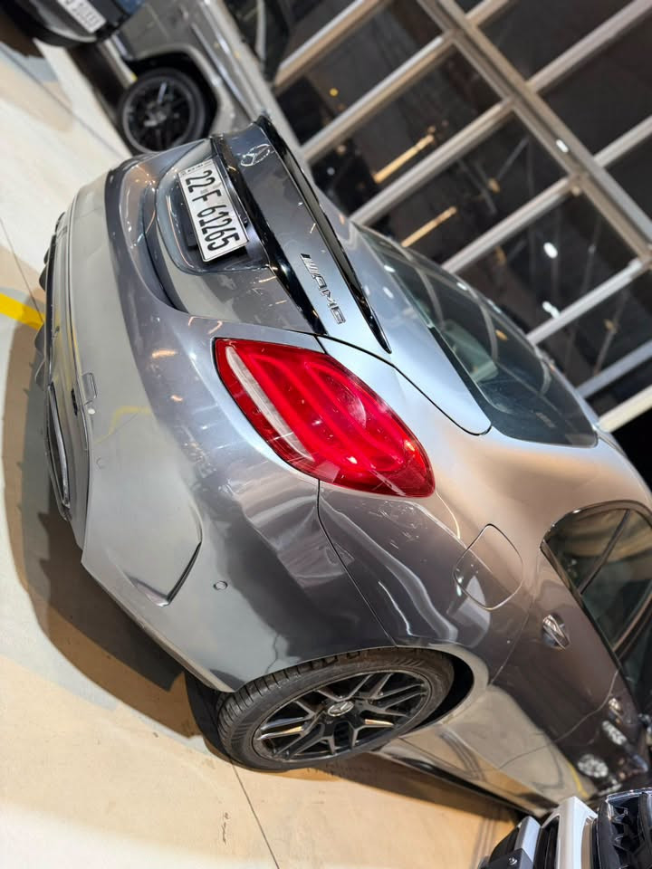 مرسيدس C300 • ٢٠١٨ • بدون ايرباك