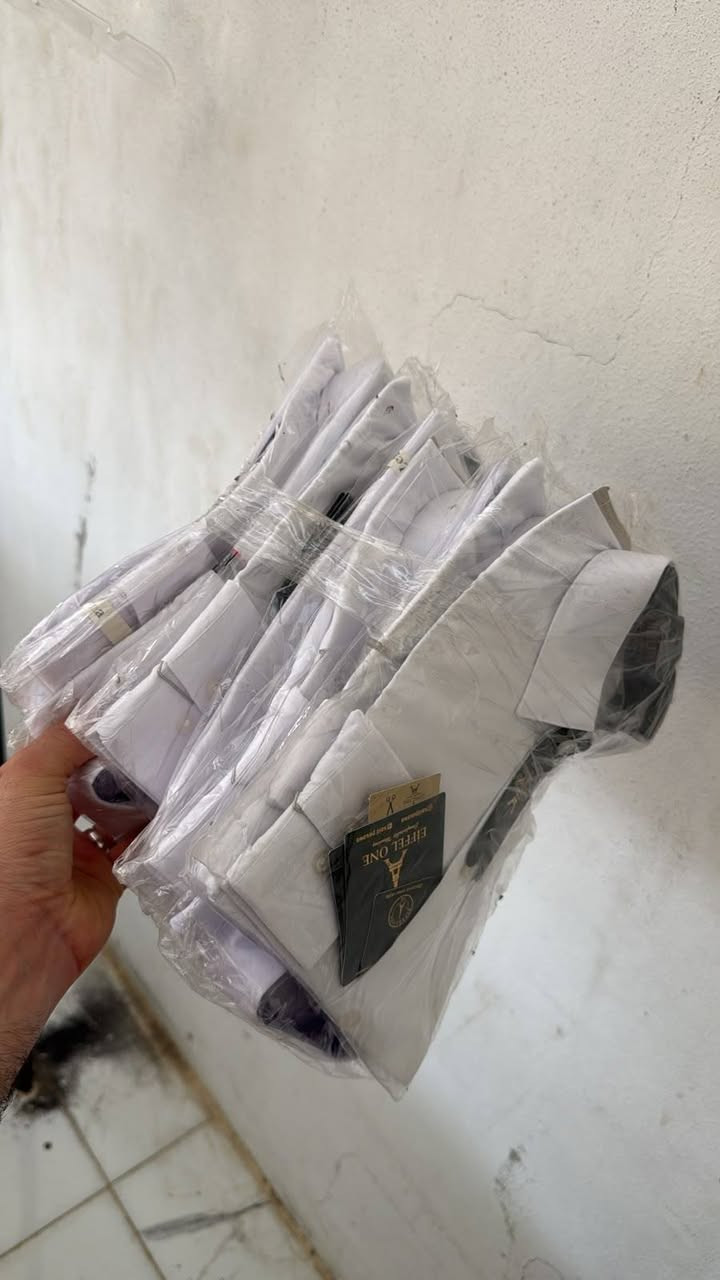 مرحبا أخوان يأبه قميص محير جميع القياسات باقي ٣٠٠ قطعه سعر القطعه ٣٠٠٠ الف *********** واتساب
