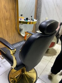 كرسي ومرايه للبيع حيل نظيفات السعر على الخاص واتساب فقط 07728481539