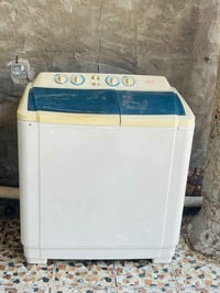 عندي غساله للبيع صناعه توشيبا أريده ب٩٠ الف حجم ٢٠ كيلو وتخبل بلغسل وت...