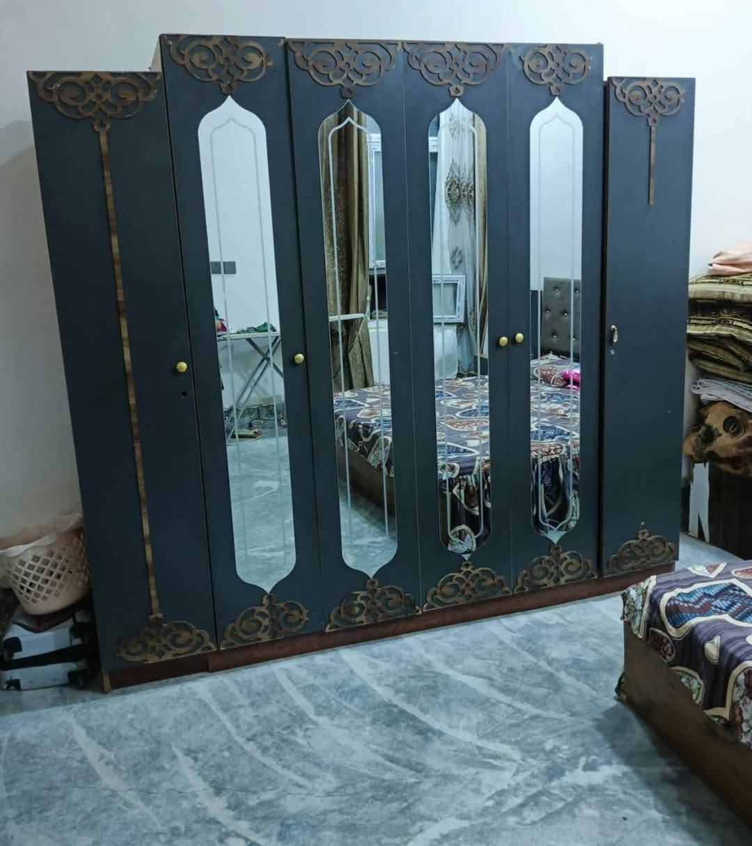 غراض للبيع
غرفة نوم سعر ٣٠٠
تخم حطاطه جديد سعره ٣٠٠
ميز طعام سعره ٧٠
مكنسة ٣٥
ميز بلازما ٢٥ 
الشراي يتصل على الرقم  *********** مكانهن فلوجة
