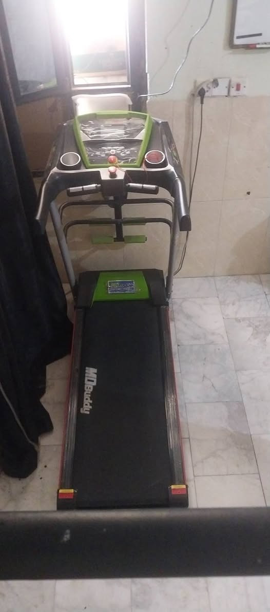 السلام عليكم جهاز جري جديد نضافه 100/100
يجي وياه جهاز تكسير شحوم بعده ممستخدم 
سرعه الجهاز 14 الي هيه اعلى شي باجهزة لجري
بي سماعات خارجيه ونضام التحكم مالته كلش حلو 
لجهاز ماعليه اي ملاحضات جديد جدا مصار اقل الشهر يمي
ولان ما استخدمته هواي دا اريد ابيعه 
سعر ٢٢٥ الف وماخذه اغلى بهواي من هذا السعر الله شاهد 
مكاني بغداد بلديات
***********

