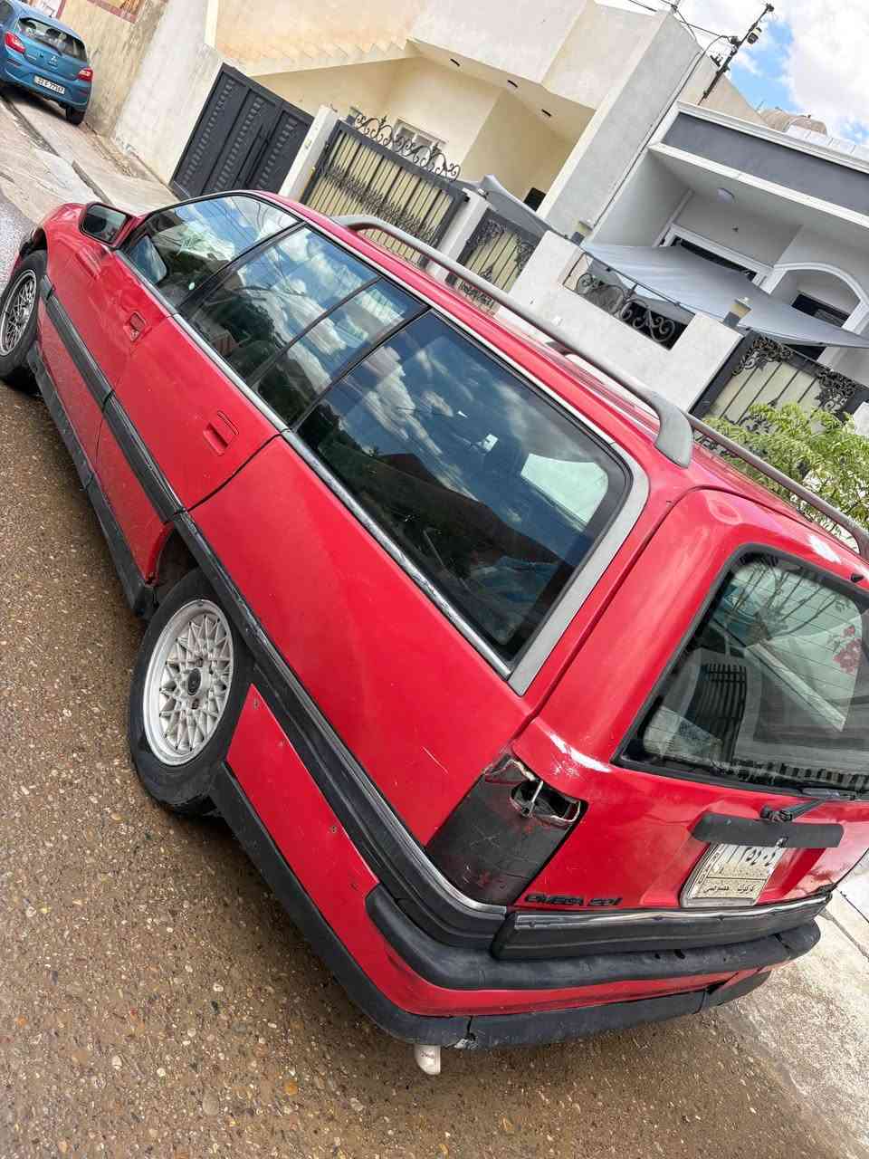 سيارة اوميكه استيشن
لون احمر
موديل 1992
سقف سلايت
رقم كركوك
ما بيها اي عيب كلشي بي شغال
مكاينه بي بخار
گير عادي بشرط
شرط تحويل وكيل اول صديقي يجي يبصم
سنويه ساقطه نص معامله ماشيه
گمرك جاهز مدفوع 240 الف والقرص مال سياره بيدي
تخم امامي جديد
تايرات جديد
عمبر ودبو بريك جديد مبدل
فيت بامب جديد مبدل
تخم واير جديد مبدل
نوزلات جديد مبدل
عنوان كركوك 
السعر 20 ورقه
لتواصل *********** كركوك, العراق
