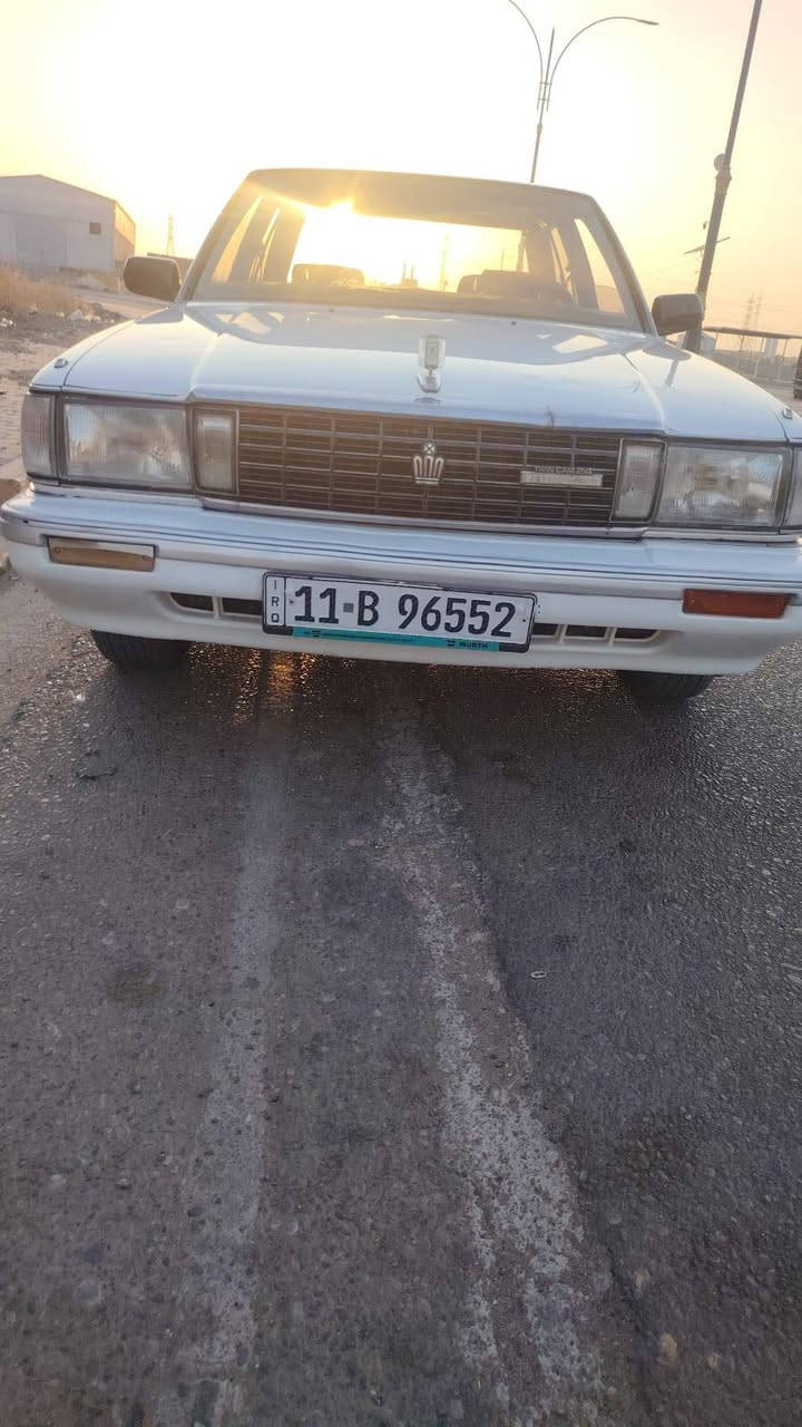 السلام عليكم ورحمة الله وبركاته
سيارة سيدان موديل 1990 للبيع -
المواصفات والتفاصيل:
 الرقم والسنوية: رقم بغداد دولي (شرعي بشركاط)، والسنوية جديدة. مشروع وطني
 المحرك والكير: كير ومحرك "بطة 2500" مشدود جديد (شرط الفحص).
 الهيكل والحدادية:  صدر جديدة، وتخم تاير جديد بالكامل (شرط).الاكسل 3قطع 
 الداخلية والتبريد: الغرفة الداخلية جديدة، والتبريد ثلج شغال 100%.
 الصبغ والضرر: السيارة بيها مكانات صبق بس مو حزام ولاصبق عام 
 المكان: الشرقاط.
السعر: 60 ورقة، وبيها مجال للشراي 
📞 للتواصل والاستفسار:
 ***********
