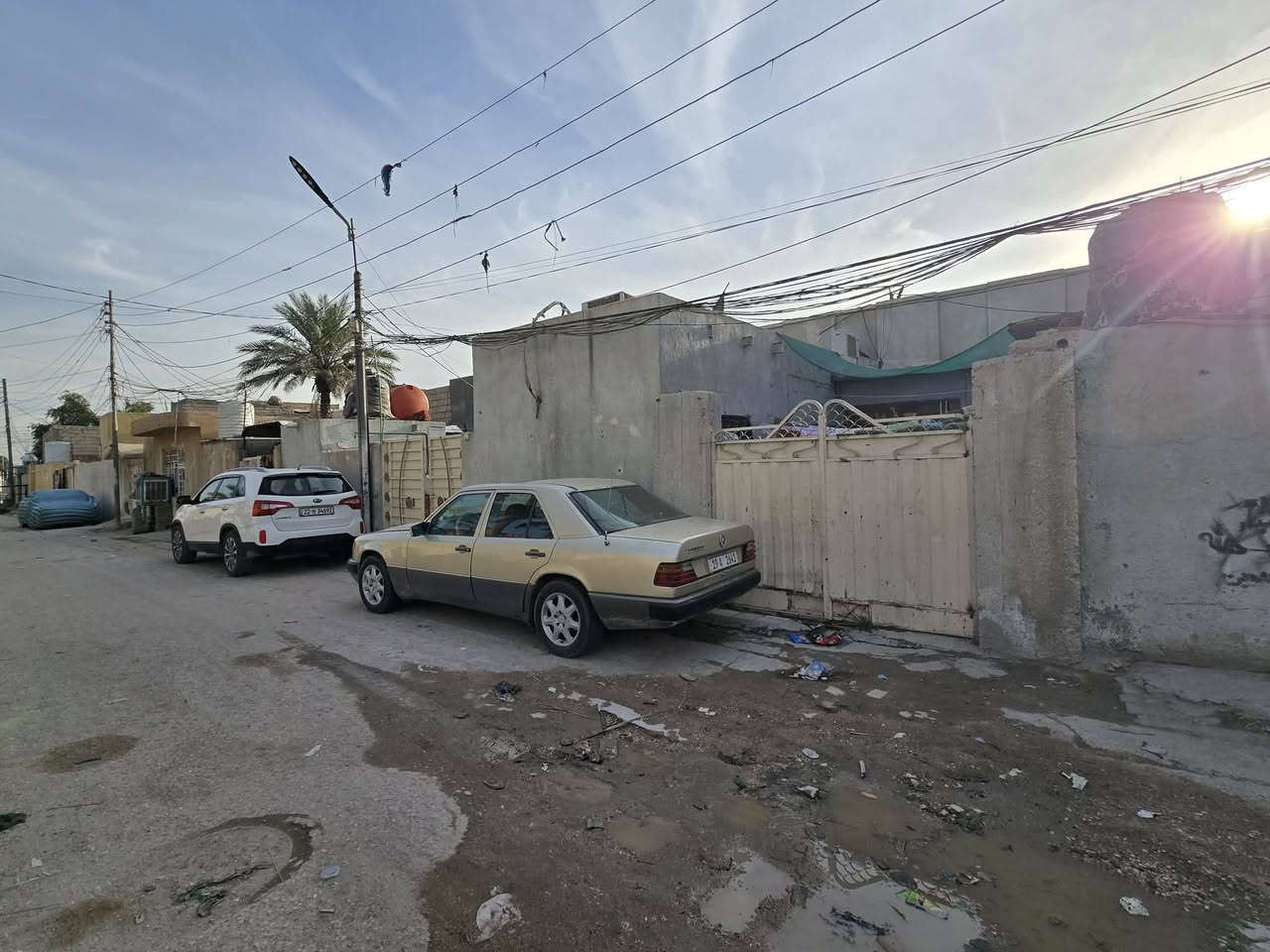 اللهم صل على محمدوال بيت محمد
عروض مكتب جوهرة الفرات🏠🏜️ 👉
👇
يتوفر بيت 🏠المساحه352متر.الواجه16×22 (منطقة حي العامل جهة اليرموك قريب مدرسة الصفوه وكربلاء)) البناءابوك طابق ونص مع مشتمل  كونكريت  ♦️💎مدخل البيت+كراج سياره + حديقه استقبال خارجي معزول +مطبخ +صاله+2غرف نوم  صحيات داخليه+صحيات خارجيه +منور خلفي

♦️💎المشتمل/ استقبال+ مطبخ+ صاله+ غرفتين نوم
♦️💎ملاحظه البيت يباع بدون المشتمل يرهم

♦️💎يصلح للسكن 

♦️💎العنوان🏠كربلاءالمقدسه((منطقة حي العامل جهة اليرموك قريب ع مدرسة الصفوه وكربلاء )) 

                ((طابو ملك صرف ))

العنوان كربلاء المقدسه من يريد الاستفسار الارقام متوفره شرح مفصل 

من يريد ان نعرضه له بيته اوقطعته👉🌹 فليتواصل معنا 👇💎💎👇

مكتب💎جوهرة الفرات💎 قنطرة السلام سايدالمشايه الخدمي الدخول

***********ميثم واتساب
***********ميثم
