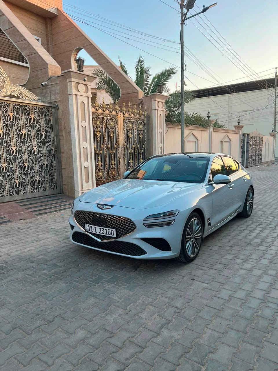 جنسس G70 برستيج اعلى فئة موديل 23
رقم بغداد حرة بسمي تحويل 
لون مميز
محرك 6vتيربو
مواصفات 1/1 فول
رادار امامي خلفي وجانبي 
حساس خلفي امامي
كامرات امامي خلفي وكامرة 360
شاشة كبيرة
كشنات جلد لون احمر +تبريد +تدفئة 
قمارة ودشبول خلفي كنتارة
فتحه بانوراما
مري شفط +هيتر +رادار
حزام أمان لون احمر بلاد
صندوك اوتماتيك 
مداخل شحن +كار بلي
عينة اكتروني
5انضمة قيادة 
كزوزات يتغير لصوت حسب فئة لقيادة
تحديد مسار 
تحكم ذاتي
هواي مواصفات بيها
السيارة جاهزة مناقصها برغي
تخم تاير جديد دسكات فلنجات كارتون
سستم صوت بلاد
سبير منازل جنطة طوارئ بلاد
السيارة مغلفه نانو بلكامل
حادثة مثل ما موضح بالصورة وراجع بارد 
السعر 245 بيها مجال للشراي 
*********** البصرة, العراق
