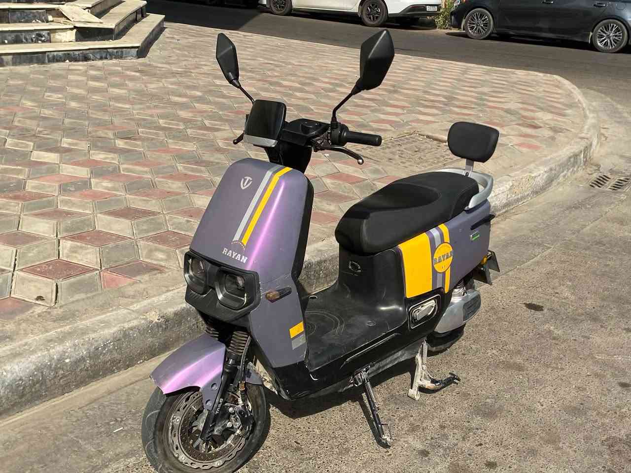 دراجة شحن ريان ام عيون للبيع
١- بطاريات 6
٢-نظام بارك
٣-حجم الملف 1200
٤- اشاير يمنه يسره
٥- لايت عالي ناصي
٦- سرع 3
٧- الشحنه الوحده تمشيك 40 كيلو متر
٨- شاحنه من شركه تايلج الاصليه
٩- سويج + بصمات عدد 2
١٠- السرعه 55 حقيقي
11-التاير جبلي
السعر ٦٥٠ المكان الكراده 
***********
