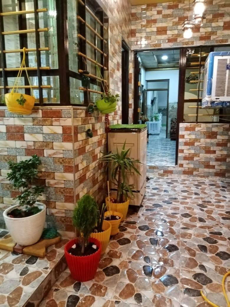 بيت 100متر حي السماح الاولى طابق اول استقبال وهول وغرفة نوم ومطبخ وصحيات ومنور الطابق الثاني  ما كامل غرفتين وهول وصحيات وبلكونة التواصل***********

