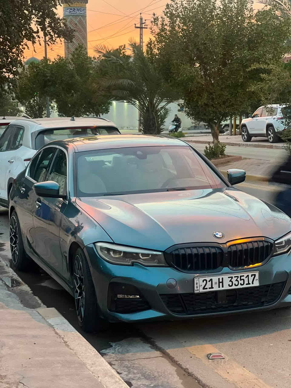 BMW 330i G20 موديل 2020 للبيع
السلام عليكم، حلال للبيع وبالعافية على راعيها 🌹

BMW 330i G20 – موديل 2020

* حادث خفيف جداً
* فقط جاملغ تبديل وربع باب صبغ، بدون دواخل
* صور الحادث موجودة بالمنشور
* السيارة كاملة من كلشي
* رقم سليمانية  
* السنوية و الهزه بعدهن ما ساقطات 
* السيارة باسمي

المواصفات:

* محرك 4 سلندر 2000cc TwinPower Turbo
* دفع خلفي
* دخول ذكي للأبواب الأربعة
* فتح وقفل تلقائي عند الاقتراب والابتعاد
* إنارة ترحيبية عند الاقتراب من السيارة
* بصمة تشغيل
* شاشة كبيرة
* فتحة سقف
* كاميرا خلفية
* رادار 360 درجة
* حساسات 360 درجة
* مانع خروج عن المسار
* مانع تصادم
* 3 أنظمة قيادة: ECO PRO / COMFORT / SPORT
* تبريد ثلج
* كير ومكينة مكفولات، بدون فتح
* صدر كامل جديد
* داخلية كريمي
* لون مميز جداً
* ويل 20
* ممشى تقريباً 78 ألف ميل

📍 مكان السيارة: بغداد – حي العدل

💰 السعر: 228 ورقة، وبسيط مجال

📞 ***********

