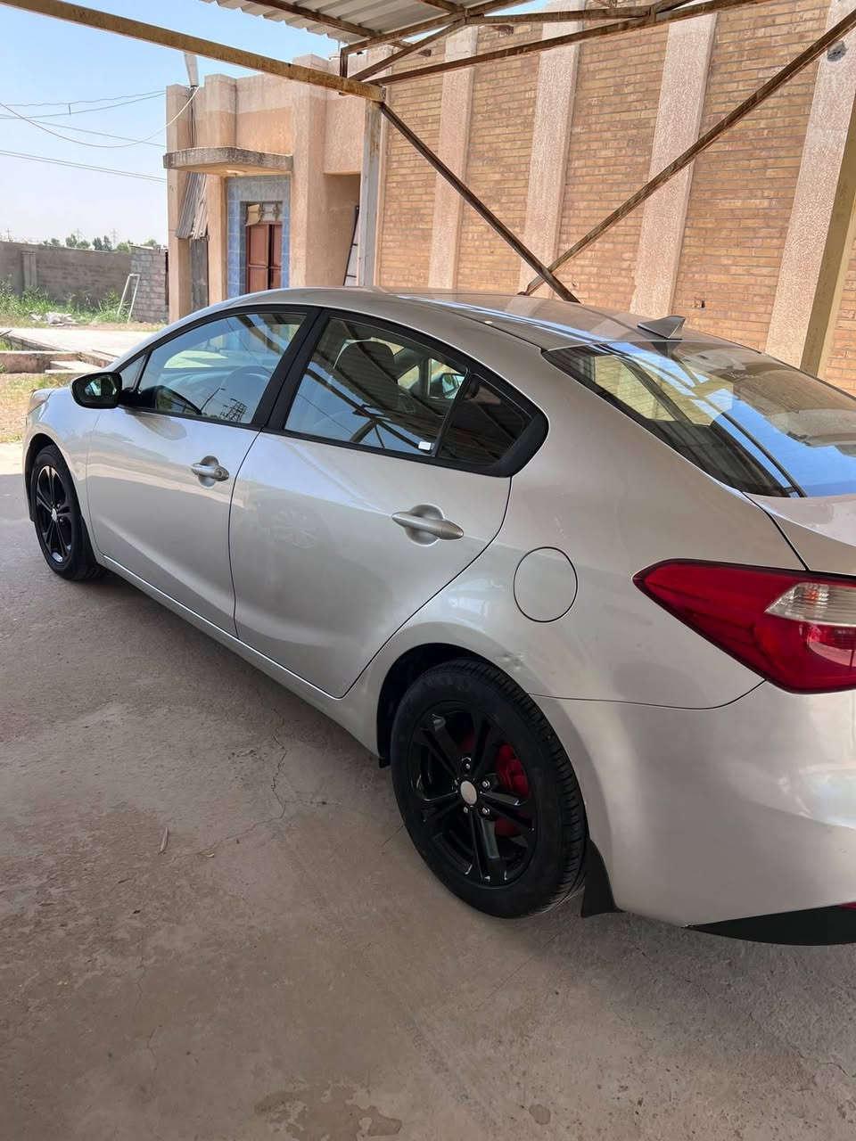 السلام عليكم
كيا فورتي موديل  2015 وارد محرك 1800 دوش للبيع بسعر 95$
باسمي تحويل ثاني يوم 
مواصفات استندر حادثها بدون ايرباك وبدون شواصي بدون صبغ غير ملاحظات بسيطه وكلشي موجود بالصور والتقرير محرك امبدل حاويه جديد قبل اكثر من سنه ووصل عندي بالشراء لحد الان سياره خير من الله وجاهزه
مكان تواجد سياره بغداد 
***********

KNAFK4A62F5302364
