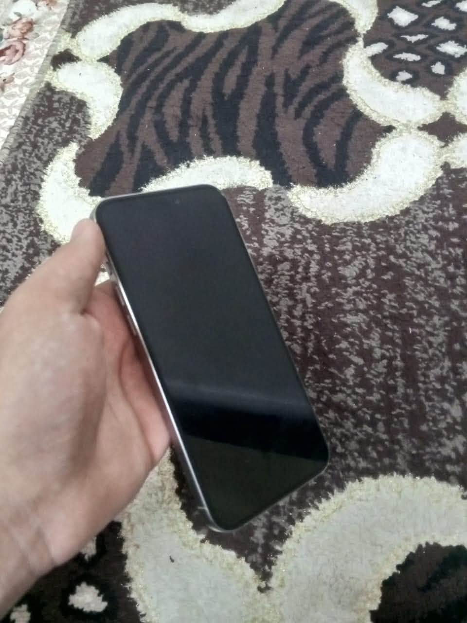 آيفون ١٥ برو ماكس • ٢٥٦ • شاشة مكسورة