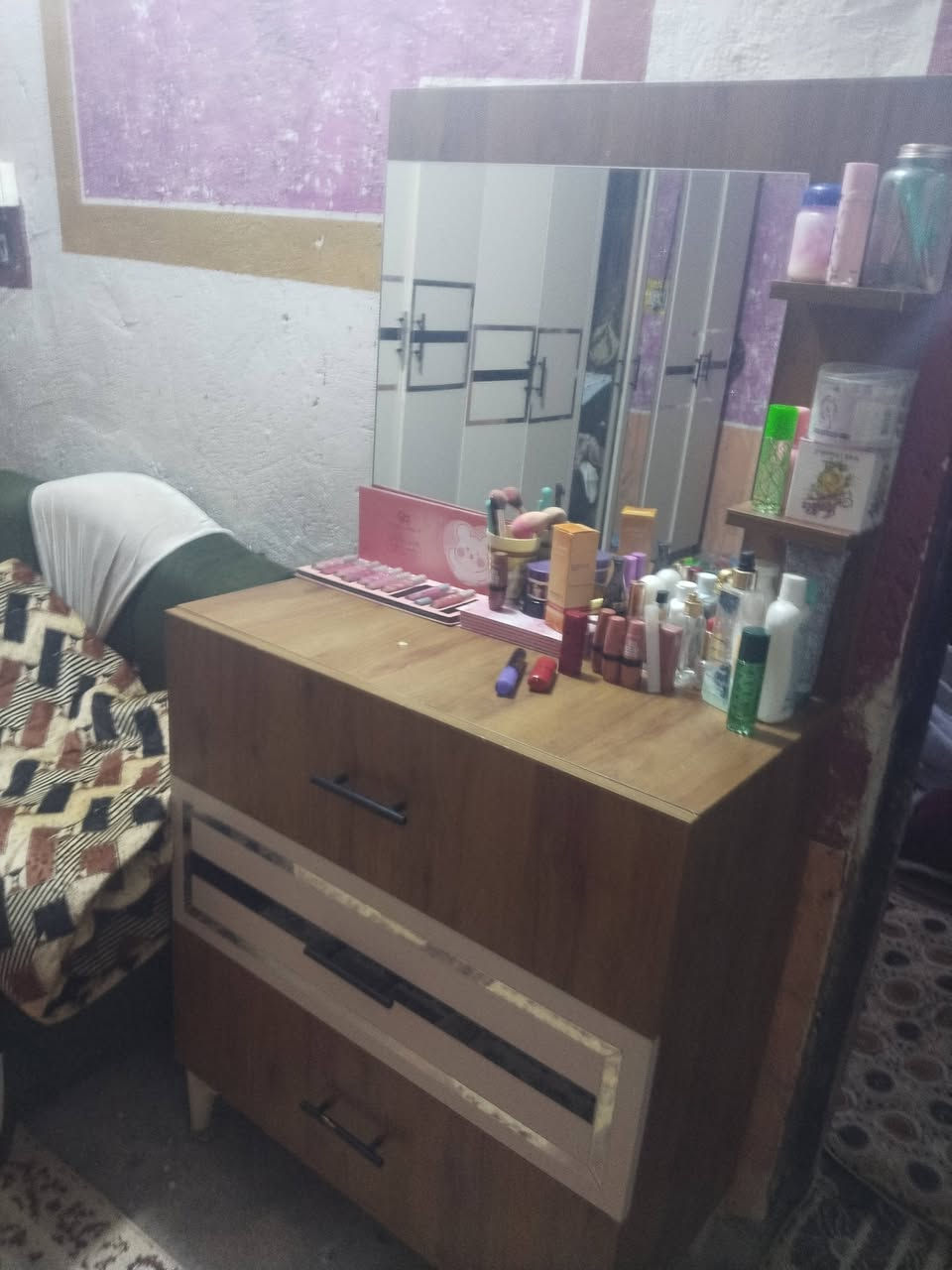 السلام عليكم غرفه للبيع استعمال شهرين 600 مكاني كربلاء مفرق العطيشي ***********
