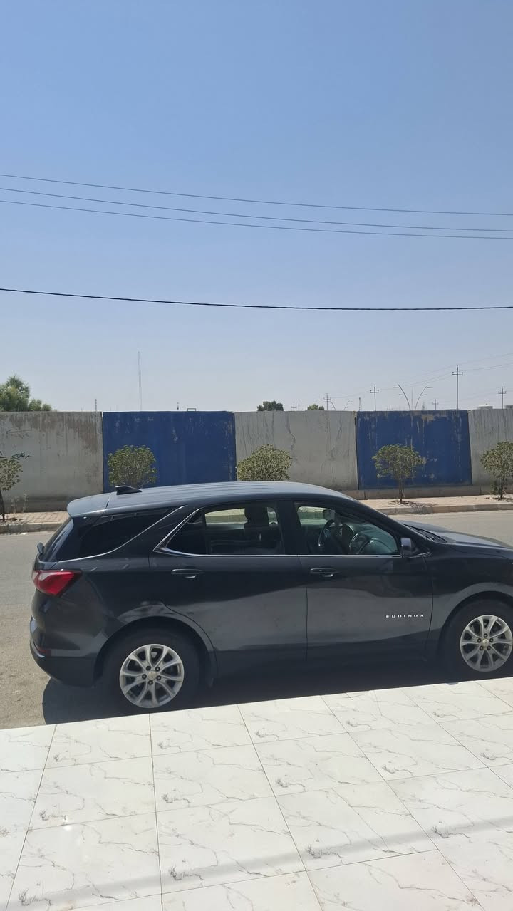 شوفر ليت اكونكس
موديل 2021  فول موصفات ما عده فتحت سقف 
بصمه تشغيل  
بصمه ابواب 
تشغيل عن بعد 
حساسات 
قياده ثاتيه
مثبت سرعه سياره 
جنطه كهربائيه
و بعد بيها هواي موصفات 
 شرط محرك و كير 
ما بيها دوانز تنسى

بيها قطعه وحده بدون دواخل بونيد فقط حتا راديتر بلاديه ضربتها بصيطه
حتا جاملقات بلاديه
140 ورقه 
***********
