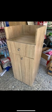 ميز كاشير منصه للبيع نضيف جدا ٦٠ الف  بغداد الجديدة النعيرية  07724430...