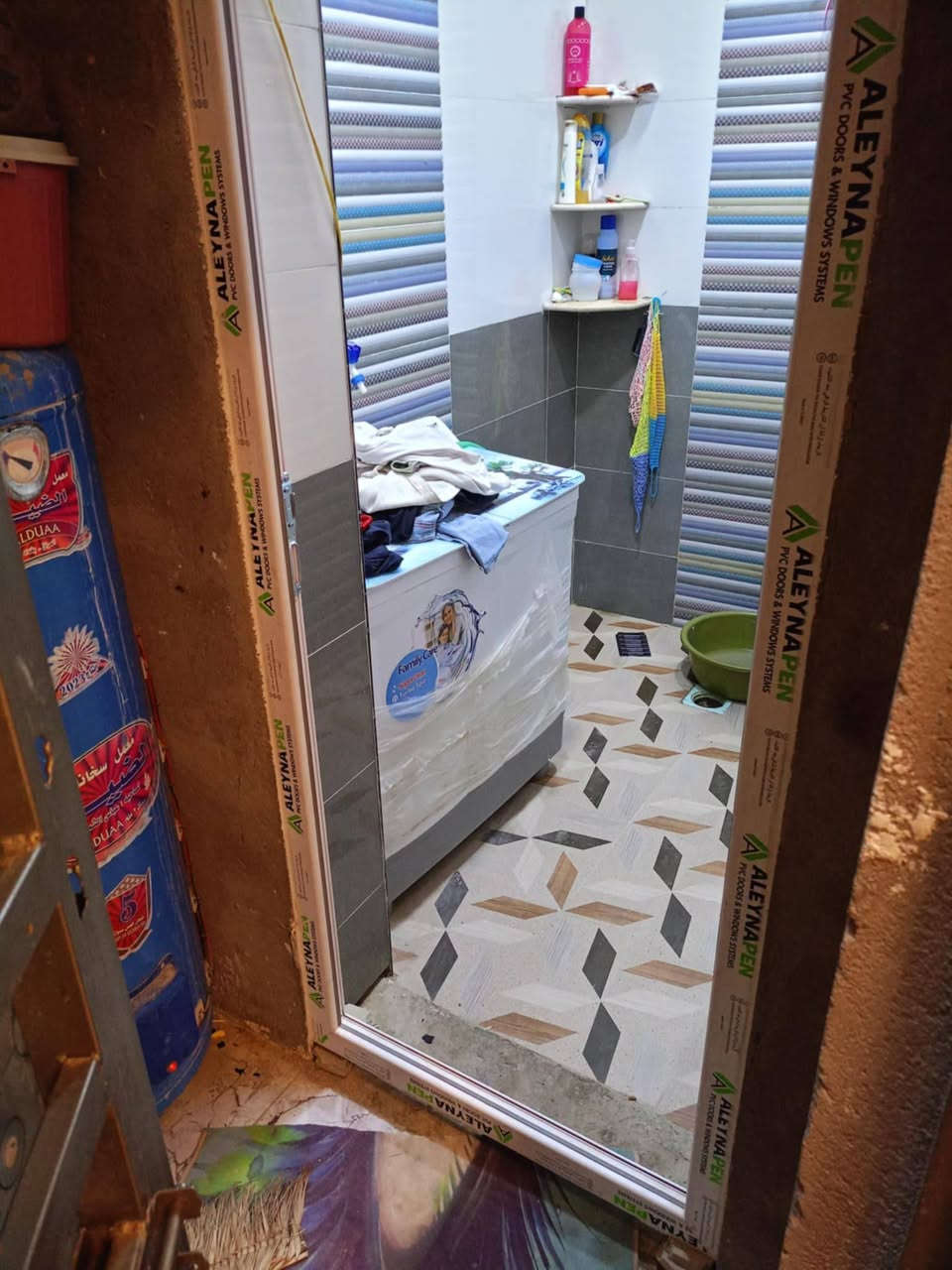 سلام عليكم بيت للبيع طابو صرف بسمي تحويل مباشر مني للشراي طابقين بناء سنة 25 كامل حي الفنانين قرب مدرسه نسيم ميسان المساحة 110 بيت جديد السعر 110 أو بية مجال للشراي  للاتصال على الرقم ***********
