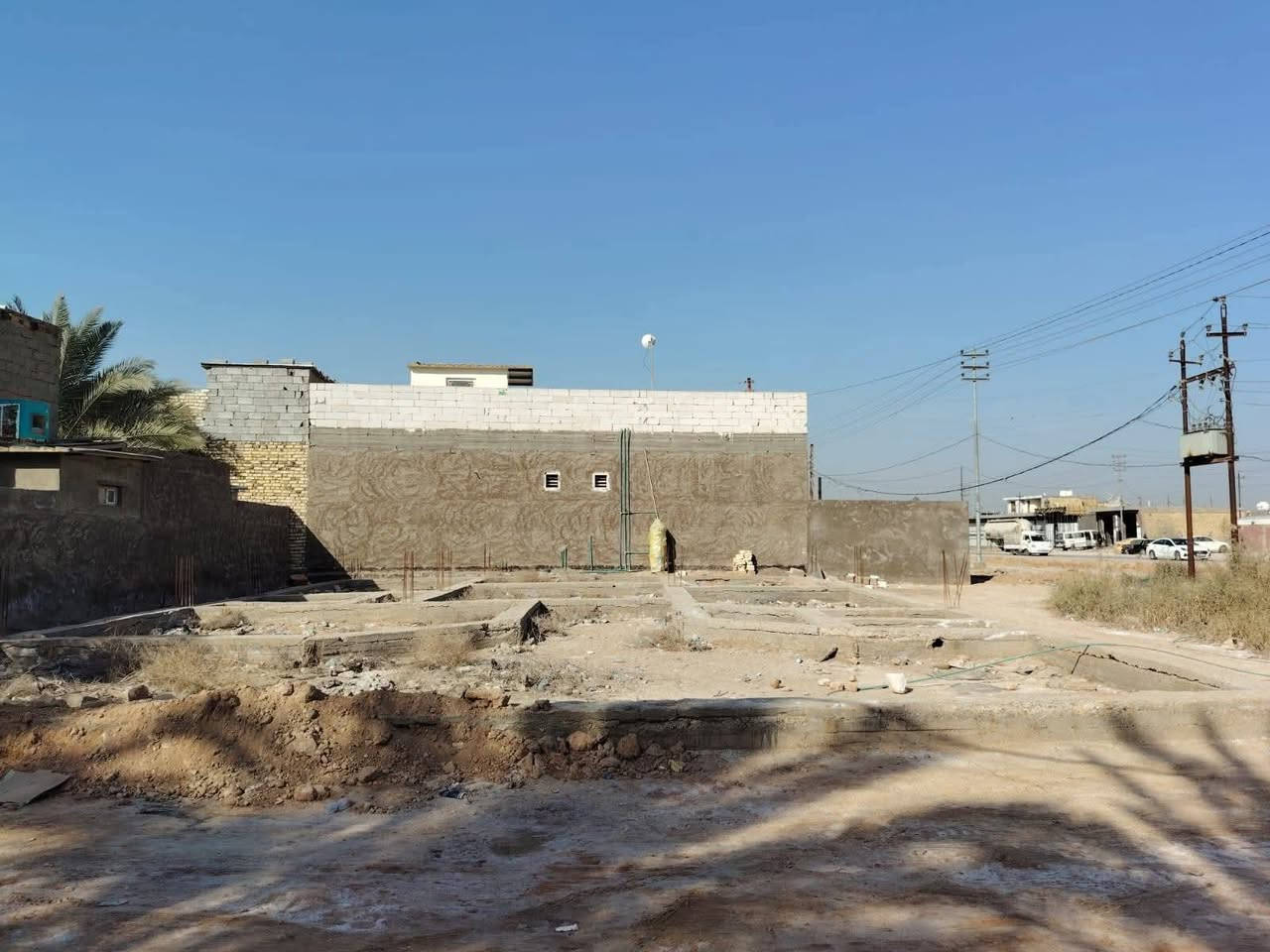 قطعة أرض للبيع بموقع حلو
📍 المنطقة: [الكوفة / البراكية / قرية العلوية مقابل حسينية شباب علي الأكبر ع ]

📐 المساحة: (٤٣٢م)

الأرض مرتبة وموقعها ممتاز وقريبة من الخدمات و على الشارع الرئيسي ( تجاري) ، تصلح سكن أو استثمار 👍

السعر مناسب وقابل للتفاوض

للاستفسار مراسلة أو اتصال:

📞 [ *********** ]
