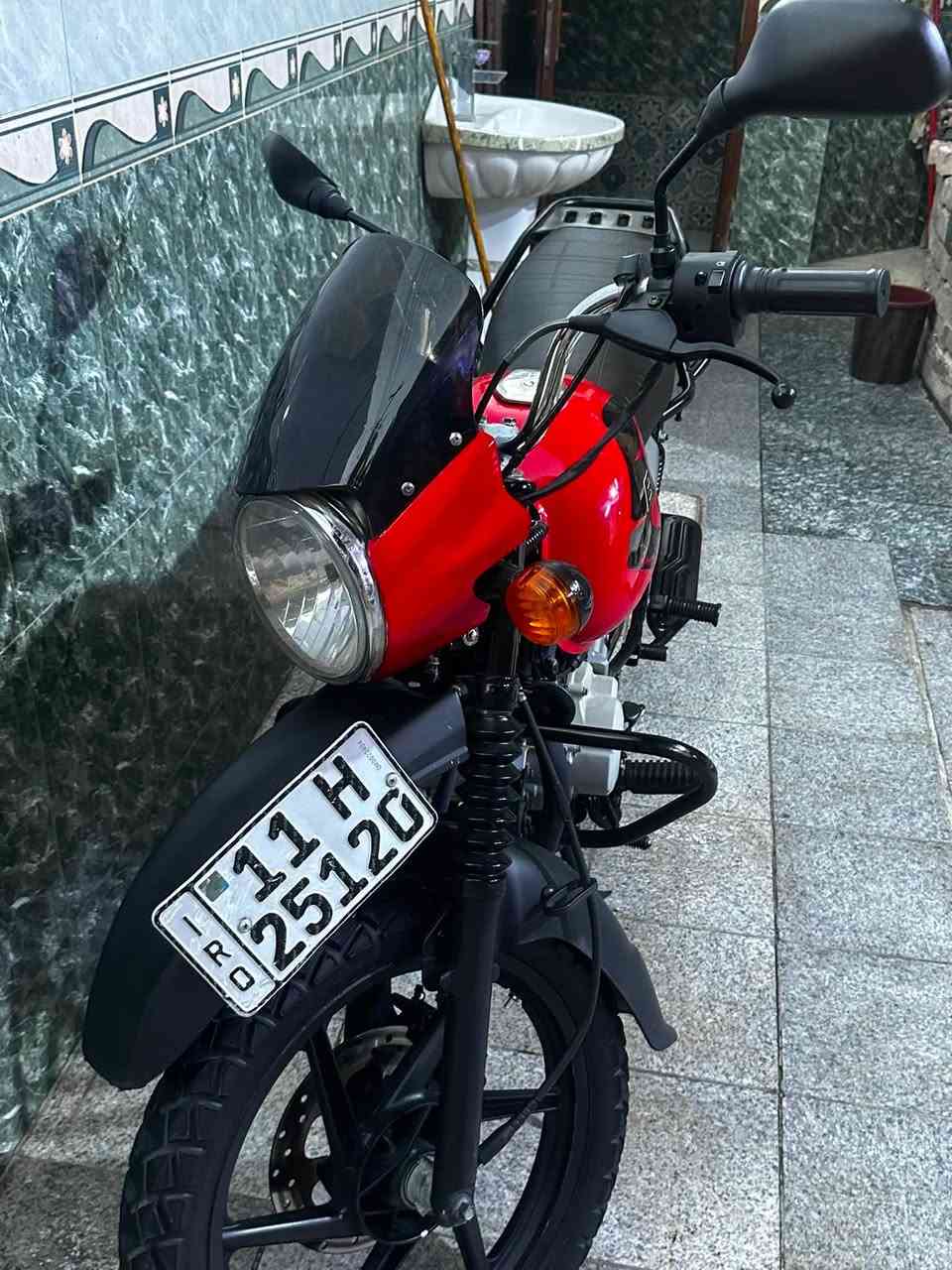 دراجه بوكسر ٢٠٢٣ نازله ٢٠٢٤ جديده باسمي رقم بغداد انكليزي تحويل ثاني محرك مجفت شركه بوشه وبستم السعر ٢٢٥٠  رقمي ***********

