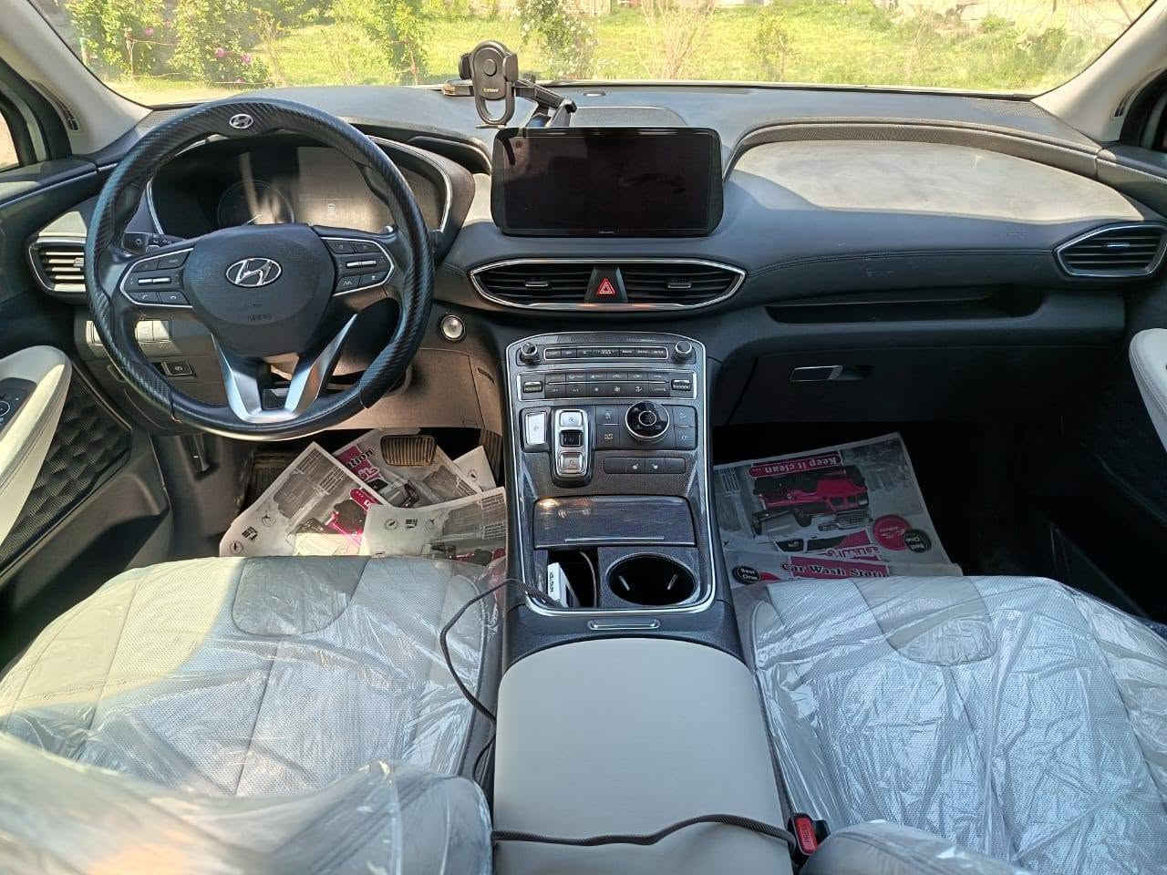 🔰 هيونداي سنتافي 2023

Hyundai Santa Fe 2023 
US Import | Gray

✨ فئة HTRAC AWD (دبل ذكي)

✨ لون رصاصي

🔘 رقم بغداد دولي جديد باسمي
🔘 السنوية نافذة لغاية سنة 2030

🛞 الممشى: 80,000 كم

🟠 المواصفات | Features

• HTRAC All-Wheel Drive (AWD) – دبل ذكي
• ⁠Smart Key & Push Start – تشغيل بصمة ودخول ذكي
• ⁠Remote Start – تشغيل عن بُعد
• Power Tailgate – باب خلفي كهربائي
• ⁠Blind Spot Assist – مراقبة النقطة العمياء
• ⁠Lane Keeping Assist – الحفاظ على المسار
• ⁠Forward Collision Assist – مانع التصادم الأمامي
• ⁠Adaptive Cruise Control – مثبت سرعة ذكي
• ⁠Rear Cross Traffic Alert – تنبيه حركة المرور الخلفية
• ⁠Front & Rear Parking Sensors – حساسات أمامية وخلفية
• ⁠Rear View Camera – كاميرا خلفية
• ⁠Apple CarPlay & Android Auto – دعم آبل كار بلاي وأندرويد أوتو
• ⁠Dual Zone Climate Control – تكييف أوتوماتيك مزدوج
• ⁠Electric Driver Seat – مقعد السائق كهربائي
• ⁠Multi Drive Modes – أوضاع قيادة متعددة
• ⁠LED Headlights – مصابيح LED
حجم المحرك 
2500
نوع المحرك
Jdi

🔵 الحالة

🔹 وارد أمريكي

💢 حادث جاملغ وبنيد فقط الباب والجنطه كلير من امريكا  مرفق تفاصيل بلصور 3 قطع كلير أمريكا بدون حادث

✅ السيارة جاهزة للاستخدام ولا تحتاج أي مصاريف

📍 مكان السيارة بغداد السعر 180ورقه بيه مجال بسيط 

الاستفسار 
***********
