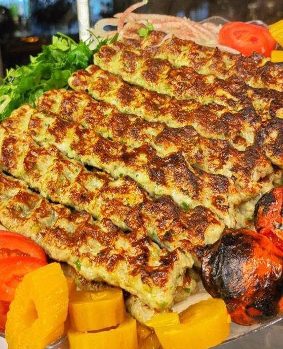 يقدم لكم مطعم الهرم عرض مميز 🔥

كيلو كباب دجاج مع خضراوات + مقبلات + طماطة شوي مع 
4 رغيف خبز ب 9000 الف فقط 😍

العنوان : موصل حي المصارف ( مجمع درة المصارف )
قرب دورة النافورة 

للتواصل والاستفسار :- 
*********** واتساب
***********
