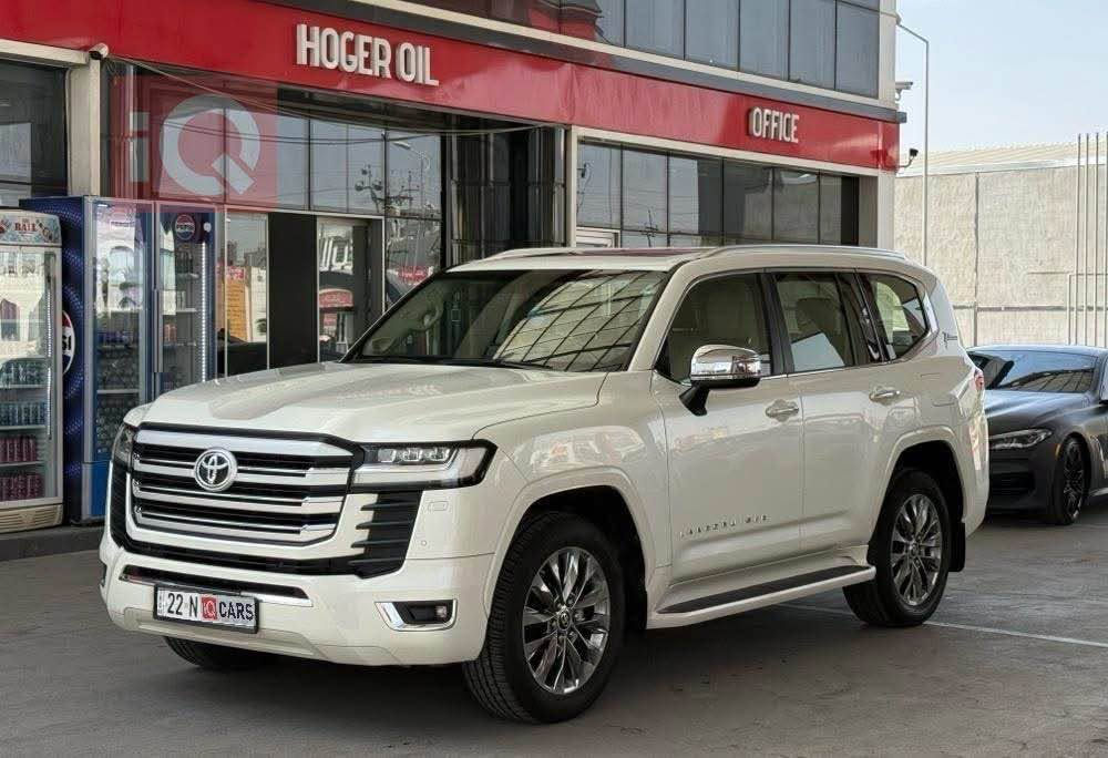 land cruiser 2022 
VX 
119،000km 
*********** واتساب 
عنوان اربيل أربيل, العراق

نص مكتوب في الصور:
- IQ *********** ***********
- iQ