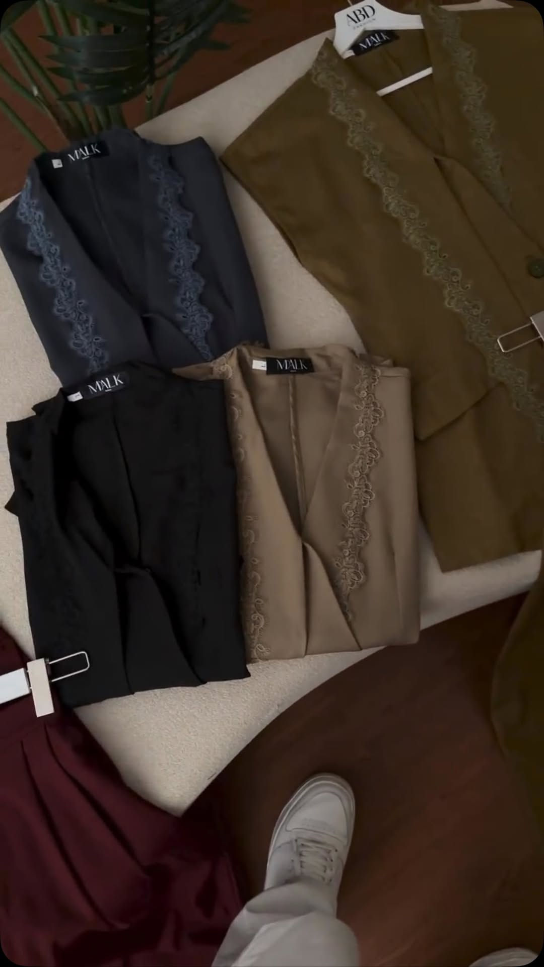 ⁨	التفاصيل لتكوني أنيقة بإمتياز 💙 الموسم الصيفي 
طقم اعلى كوالتي 
قياسات M-L-XL-XXL

✨ملاحظة : في حالة راسل لطلب وكان اللون والقياس خطأ او خلل مصنعي يتم استبدال القطعة بدون اجور
 
العنوان : ميسان قطاع 28.  مجاور مطعم 360
للحجز والاستفسار يرجى مراسلة الصفحة او الارقام التالية 
***********
***********⁩⁩⁩⁩⁩⁩⁩⁩⁩⁩⁩⁩⁩⁩⁩⁩⁩⁩⁩⁩⁩⁩⁩⁩⁩⁩
