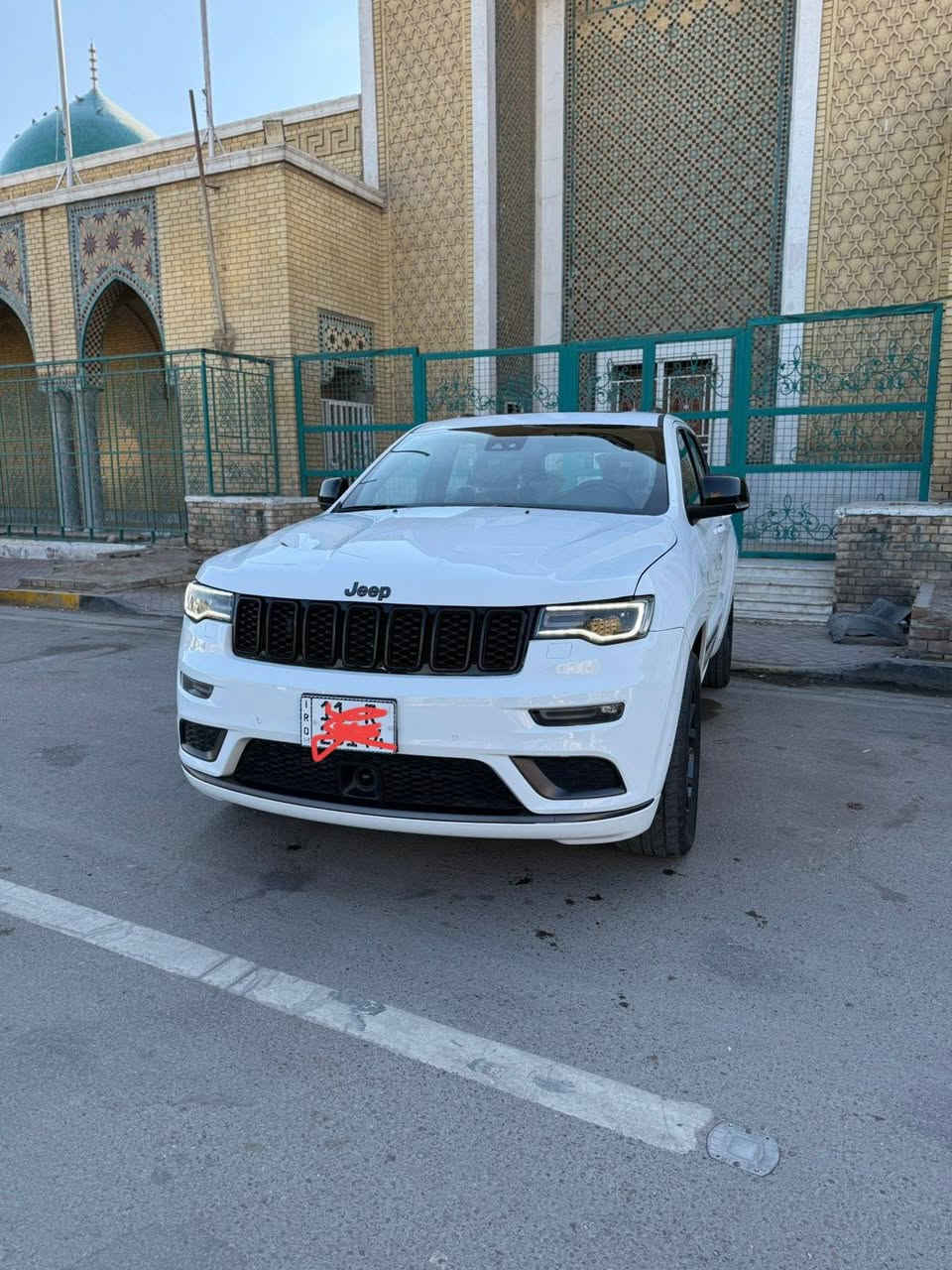 السلام عليكم
جيب موديل 2020 سومنت ال s إم الرادار 
معروفة مواصفاتها إعلى مواصفات بالجيب 
بيها 3 قطع تبديل أصلي نفس الون بدون دواخل 
سيارة جديدة بمعنى الكلمة رقم بغداد دولي 
تحويل مباشر مكانها بغداد السعر 245 وبيها مجال 
الاتصال 
***********
***********
