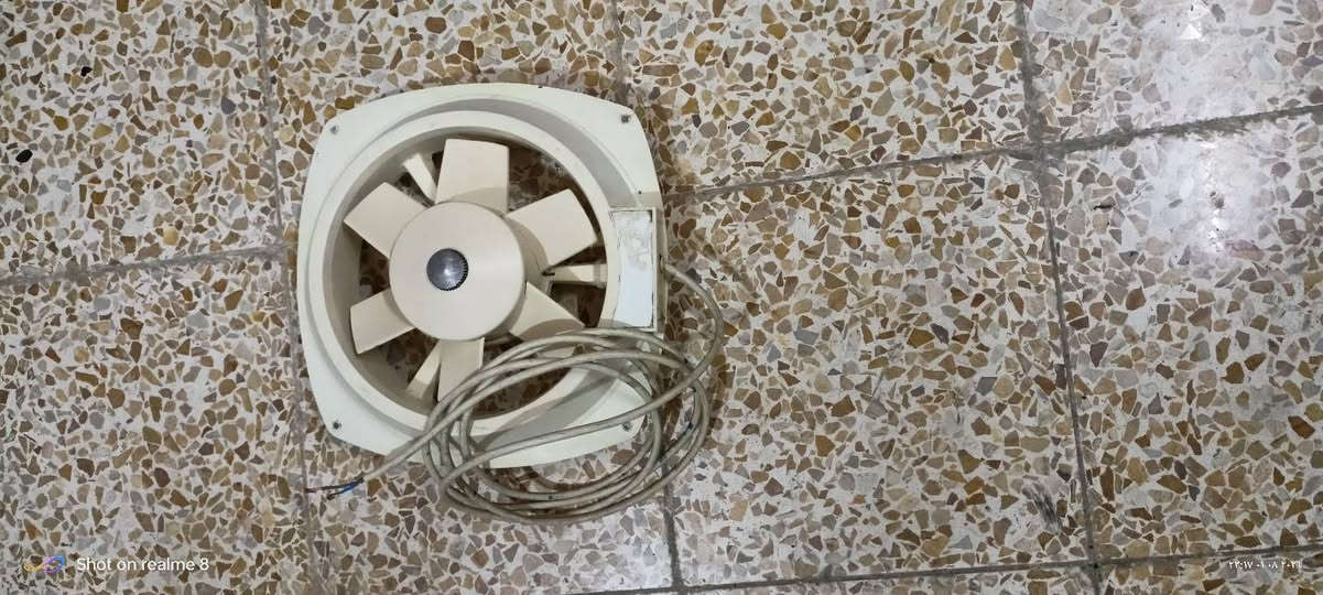 السلام عليكم شباب عندي هذول الاغراض للبيع كل شيء وبسعره وشرط انضاف وشغالين
الشراي اتصل على الرقم ***********
