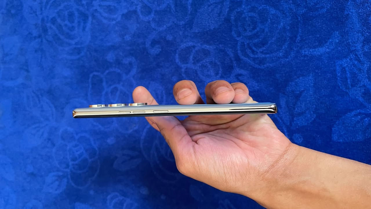 📱 للبيع | TECNO CAMON 40 Pro 5G
اللون: (سمائي)
الذاكرة: 256GB
الرام: 8GB
الجهاز نظيف جداً، استخدام شخصي وخالي من المشاكل.
الشاشة أصلية، وتم تبديل شريط الشاشة فقط، والشاشة نفسها أصلية.
جميع المزايا تعمل 100% (البصمة، الكاميرات، السماعات، الشحن، الشبكة…).
الجهاز بحالة ممتازة وجاهز للأستخدام.
السعر: 350 ألف دينار (قابل للتفاوض بالمعقول).
📩 للاستفسار أو المعاينة راسلني على الخاص أو الأتصال على رقم الهاتف ***********
ملاحظة الشاحنة عطلانة انطيك الكفر الأصلي والباكيت مالته وكل غراضه ما عدا الشاحنة لأن عطلانة
