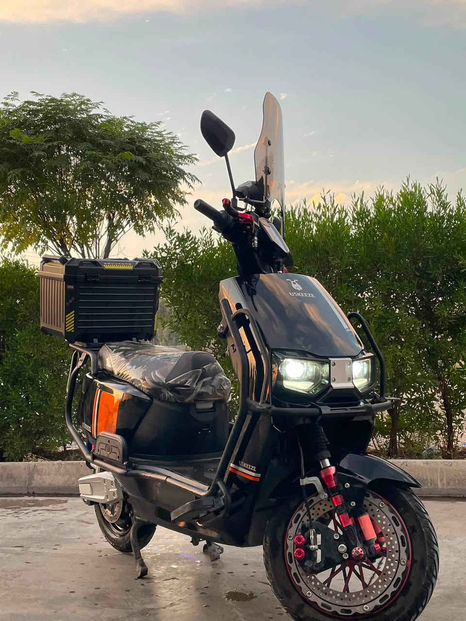 🛵 للبيع ماطور شحن كهربائي
🔋 البطارية: 40 أمبير

⚡ الفولتية: 72 فولت

🏍️ السرعة/المشي الحقيقي: 60 كم تقريباً

🔧 الملف: 3600 واط

📞 للاستفسار والاتصال: ***********(واتساب)

***********

الماطور جاهز للبيع، والجاد يتصل للاستفسار.

السعر ٦٥٠
