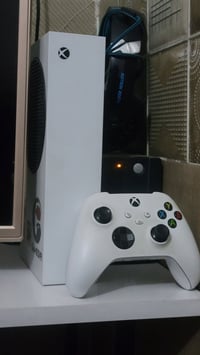 اكس بوكس سيريس اس  ذاكره 512G جهاز بلادي مابي اي تصليح ممفتوح ابد يده ...