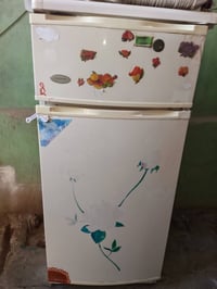 ثلاجة • للبيع