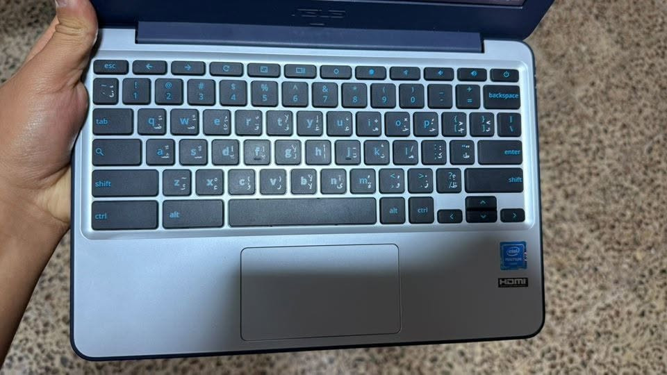 للبيع لابتوب (ASUS Chromebook)

-حجم الشاشه 11.6 ومفصله قابل للفتح حتى 180 درجه

-نظام التشغيل Chrome OS سريع وخفيف

-الرام 4جيجابات متوافق مع التخزين السحابي ويحتوي على سعة داخلية مع منفذ لبطاقة الذاكرة.

-بطاريه اطول وياك من8 الى 10 ساعات 

- مع شاحنه 
 
❌❌يفيد فقد للدراسه او تصفح او سينمانا ❌❌ 

-سعره (80) الف 

-رقمي / ***********
