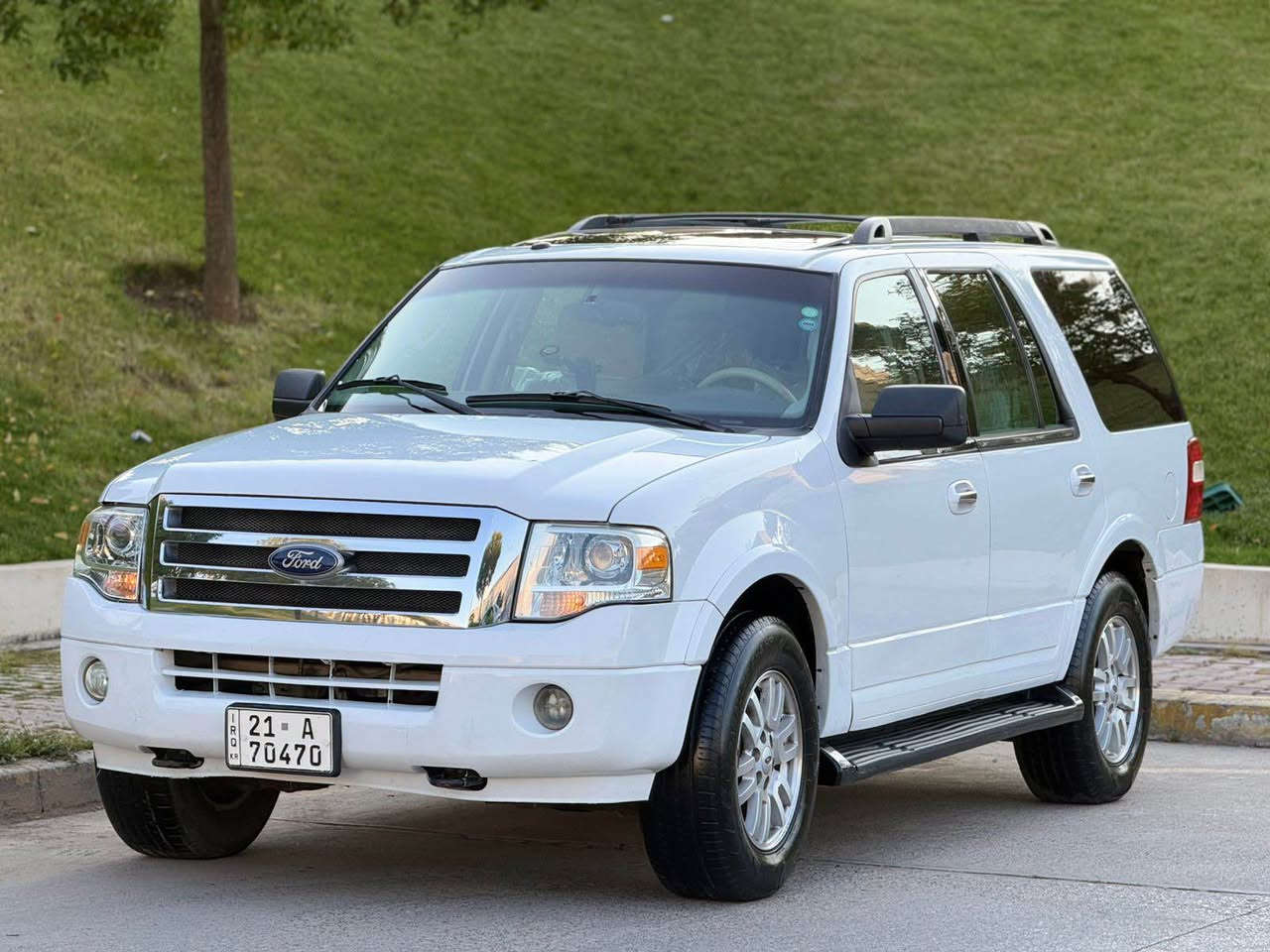 FORD EXPEDITION 2011 

سعری ١٢٨ گەڵاو معامەلە
سەیارەکە سفری ئێرەیە 

فول فول مواسەفات 
سڵایت 
کۆدی درگا 
کوشن کارەبا 
سوکان ڤۆلیۆم 
تەحدید سورعە 
پایدەر کارەبایی 
ناو زەرد 
دەبڵ ئەکسل  
لایت زینۆن و عەدەسە 
تەبرید مەرکەزی 
٣ ڕیز کوشن 
حاسە 

سەیارەکە سیستەمی غازی لەگەڵە 

سەیارەکە تەنها پارچە و نیوێکی بۆیاخە 
بێ ناوگرتن بێ ئیرباگ 
گێڕ و مەکینە و کارەباییات هەمووی بە شەرت 
سەنەوی و ڕەقەم تازەیە
 
سەیارەکە لە سلێمانیە

ژمارەی موبایل *********** السليمانية, العراق
