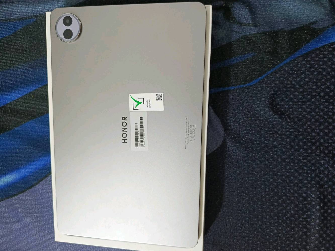 هونر باد 10 مستعمل للبيع

ذاكرة 256G والعشوائية 8G+8G

بطارية 10,100 مللي أمبير

المعالج:3 Qualcomm Snapdragon 7 Gen

الشحن: يدعم الشحن السريع بقوة 35 واط عبر منفذ Type-C  

​الشاشة: IPS LCD بحجم 12.1 بوصة، دقة 2.5K (1600 × 2560 بكسل)

معدل التحديث: 120Hz لسلاسة التصفح

ملحقاته كاملة مع كيبورد بلوتوث الاصلي +كفر دفتري

الكاميرا الخلفية: 8 ميجابكسل بفتحة عدسة f/2.0 مع تركيز تلقائي
​الكاميرا الأمامية: 8 ميجابكسل مخصصة للمكالمات والاجتماعات

السعر 425 وبي مجال
وين مكانك بالضبط؟ وبيك توصيل لو استلام شخصي فقط؟: 
البصرة ناحية خورالزبير ماعندي توصيل
الجهاز عليه أي خدوش/كسور/ضربة أو كله نظيف مثل ما مبين بالصور؟: 
مابي خدوش ولا كسور
هل بيه ضمان أو فاتورة شراء؟ وإذا اي شكد باقي من الضمان؟: 
اعتقد بي ضمان من الشركة
السعر 425 نهائي لو بيه مجال بسيط؟: 
بي مجال