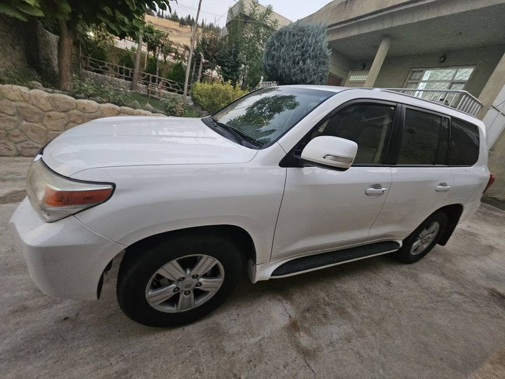 تؤيؤتا لاندگروزه ر مؤديل ٢٠١٣
مواصفات Gx
بئ بؤياغ  تنا ٢ سارده كوت گچكه ى هه يه
گيرو مه كينه به شه رت  سيسته مى غازى ايتالى بؤ به سترايه  ١٨٦ هه زار رؤيشتيه  ره قه م و سه نه وى نوئيه به ناو خؤمه  نرخ ٢٩٥ معامه له
*********** أربيل, العراق
