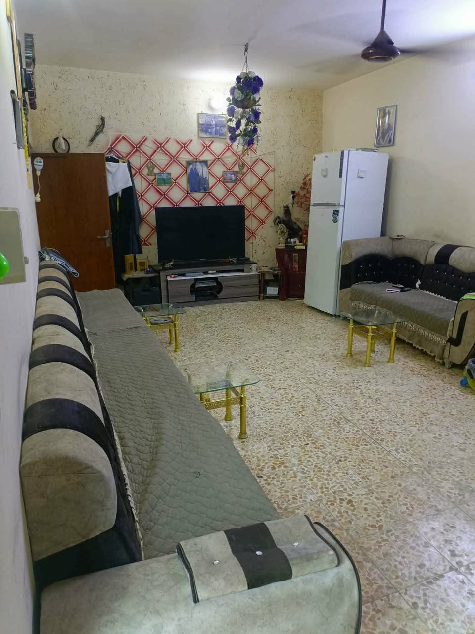 @إشارة 

بيت للبيع في بابل حصوه حي البلديه شارع الخباطات  مساحه300 متر طابو صرف 
خدمات كامله حي راقي ومرتب للاستفسار الاتصال على الرقم 
‏‪***********‬‏
