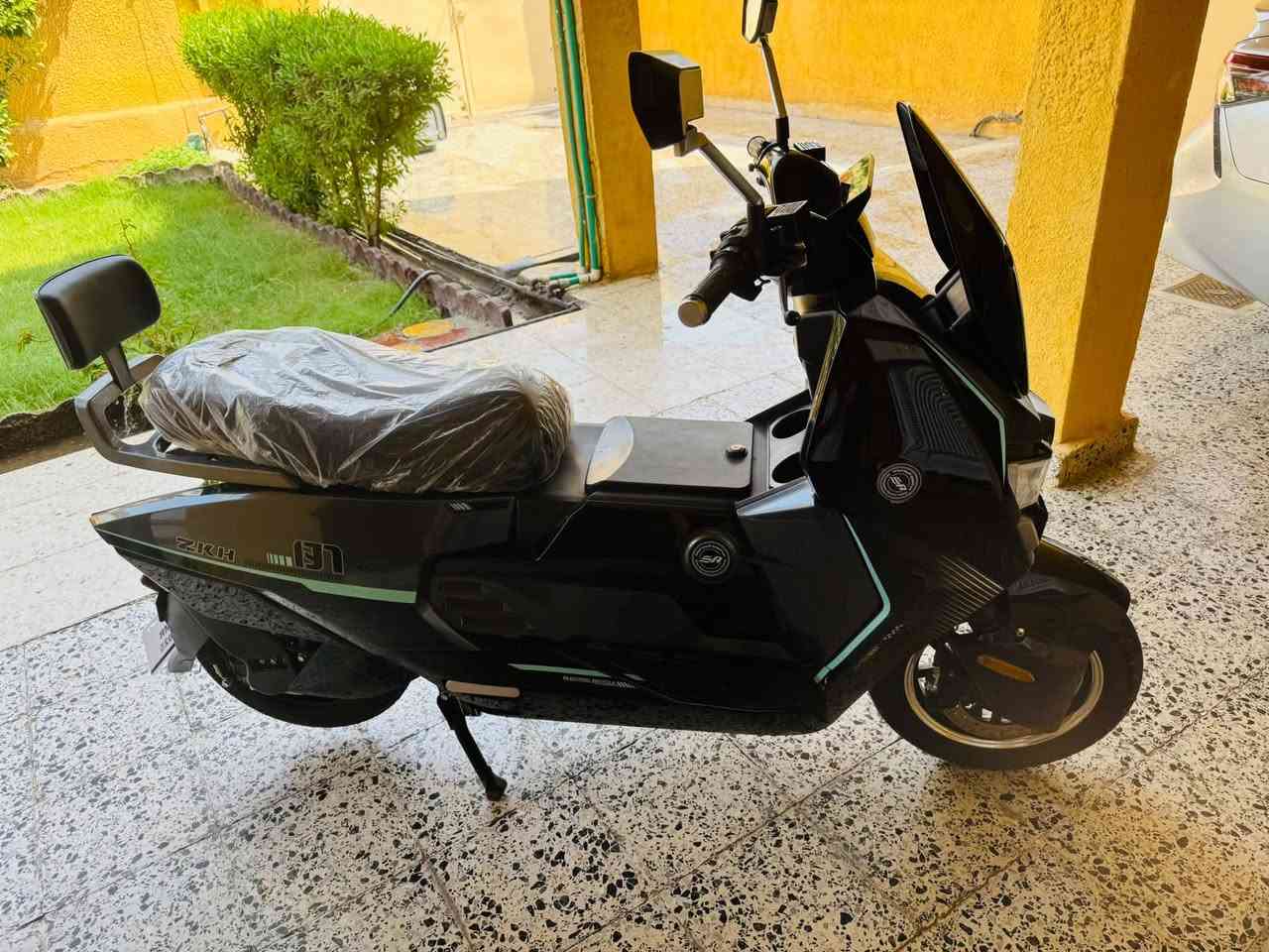 سلام عليكم درجه شحن للبيع شركة سيزر معرفه شنو دراجاته 26فول وبطاريات على الفحص مصطره دبل سويج ودبل بصمه بطاريته 2026/9/8اقل الشهر مشدودات الصليه دراجه مواصفاته حلو جنتين درجه كلش نضيفه لدرجه مثل ماوضح بل صوره السعر مليون وخمسين بيه مجال 
***********
