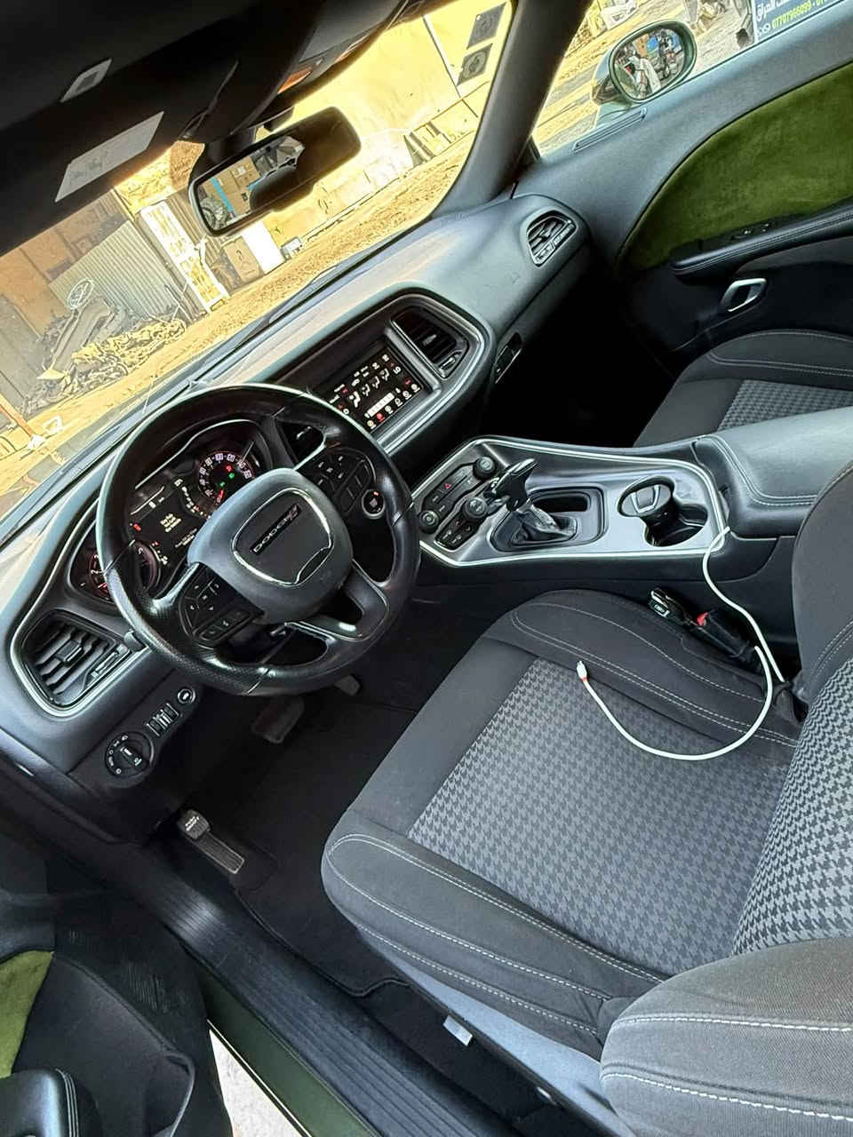 السلام عليكم
جالنجر 6 سلندر 2021 sxt
مواصفات السيارة معروفة    
بصمة ابواب وتشغيل
تشغيل عن بعد
شاشه كار بلي صغيرة 
كشن كهرباء
عليها سوارات متغير بالمازدات
كاملة وجاهزة 
كير ومكينة كفالة
ماشية 72,000mi
 صدر امامي وخلفي جديد
السيارة جاهزة وما ناقصها لو برغي
حادثها جاملغ عكس السايق وبنيد
وبالعراق بيها صبغ جاملغ خلفي جهة السايق
يعني ٣ قطع صبغ

راسلني ع الواتس اب ادزلك صور الحادث
مكاني بغداد
السعر ١٦٠ وبيها مجال بسيط حك الجية

***********

نص مكتوب في الصور:
- العراق ***********