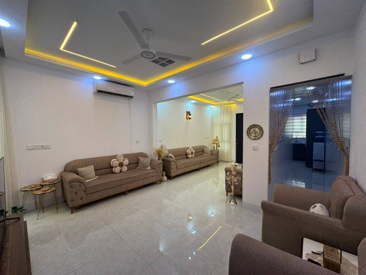 بيت للبيع سكني ملك صرف طابو 
المساحة 100 متر 5×20
طابقين ثلاث غرف نوم 
المنطقة حي السماح /الاركان
قرب شارع 30 متر سايدين محطة تعبئة المشاعل 
للاستفسار عن السعر وباقي التفاصيل 
الاتصال بنا على الارقام التالية:
مكتب ركن السماح للعقار 
***********
***********
***********

