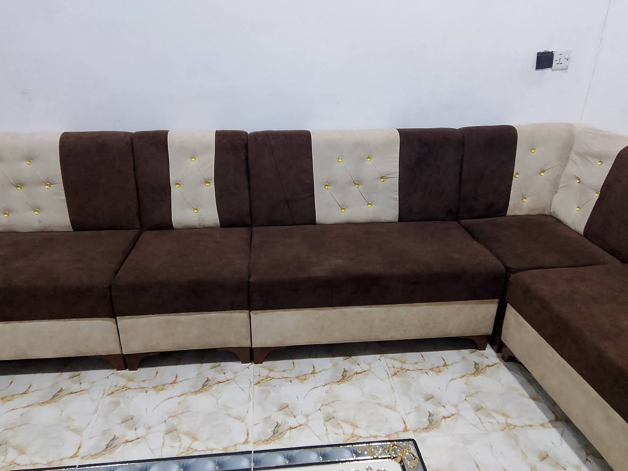 طقم ٢٠ مقعد • نضيف • توصيل