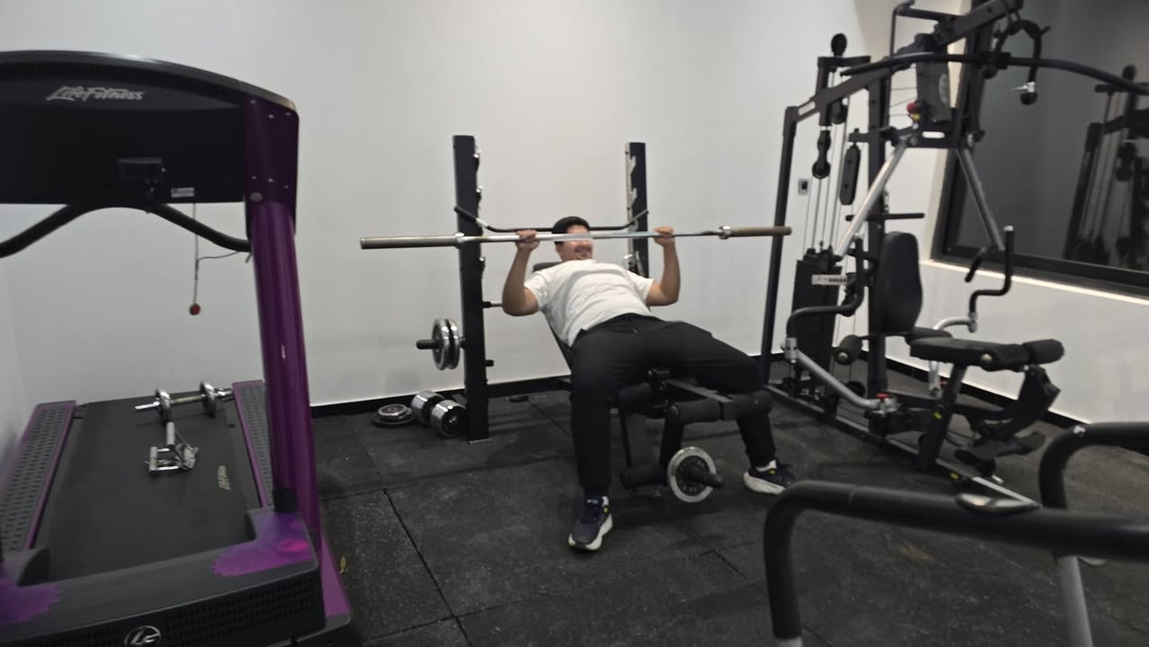 Body-Solid EXM3000LPS Multi-Station Gym
جهاز مالتي جم متعدد 
اكثر من 40 تمرين 
جهاز احترافي اصلي امريكي 
استيراد خاص
نظيف جدا بحالة الوكالة 
العنوان بغداد 
يوجد توصيل.
للأستفسار 
***********
***********
متوفر واتساب
