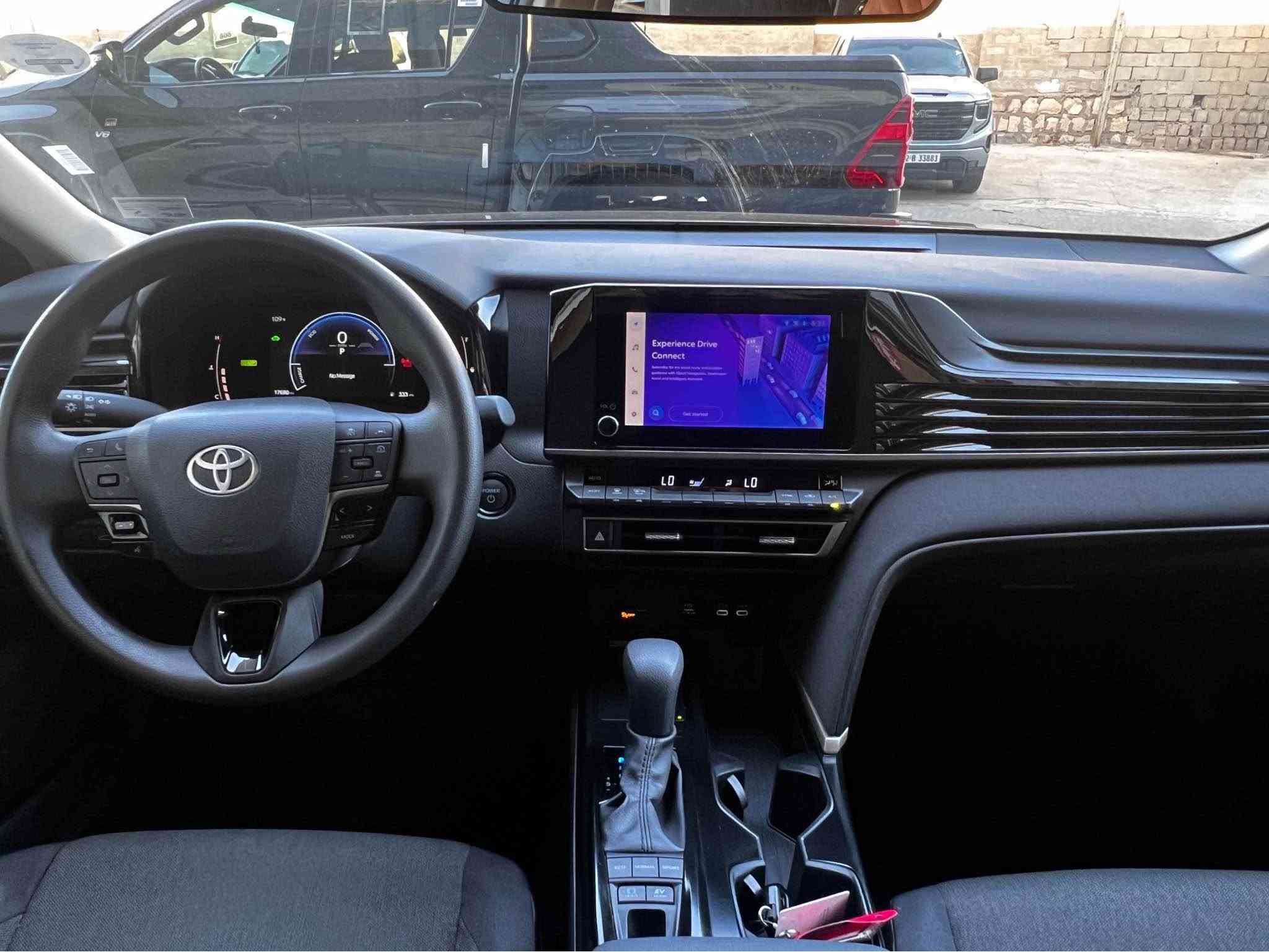 TOYOTA CAMRY LE 2025 
کلین تایتڵ 
بۆ سعر ژمارە تەلەفۆن 
*********** أربيل, العراق

نص مكتوب في الصور:
- اهلا عزيزي الزبون امسح لوحة السيارات حمل التطبيق الان iQ CARS