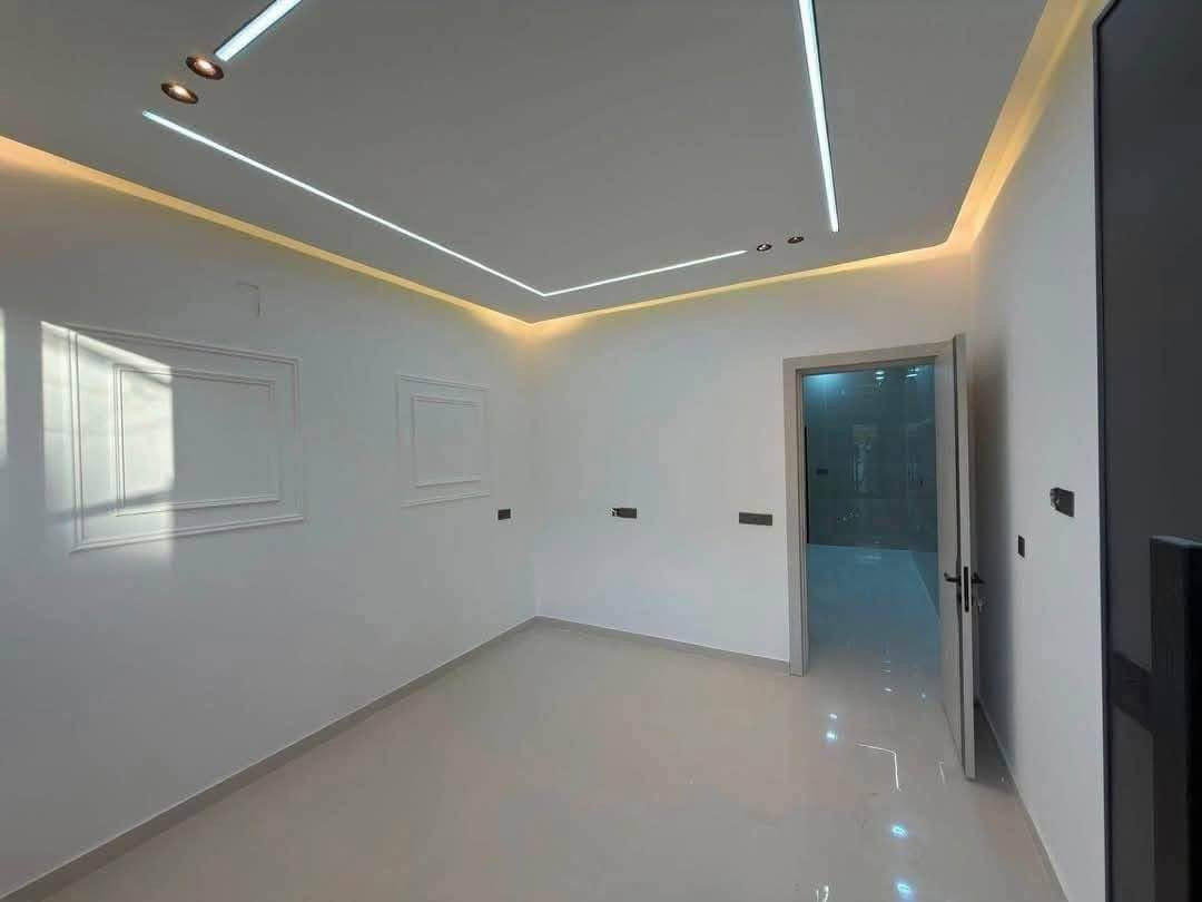 مشتملات عدد 4 مساحة الواحد 50 متر

كل دار يحتوي على 3 غرف نوم

 وصحيات عدد 2 عرض الشارع 20 متر

حي الجهاد الرفاق خلف مدينة العاب

للاستفسار ☎️ *********** بي اتساب

نستقبل كافة العروض العقارية داخل حي الجهاد

توجد مساحات مختلفة داخل حي الجهاد بغداد, العراق
