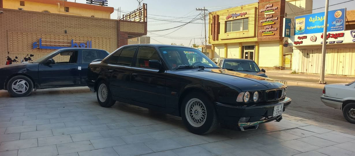 السلام عليكم بيم 525
موديل 91
كير ومكينه وصدر خير من الله 
صبغ جماليه بدون ضربه 
تخم تاير جديد 
رقم بغداد مشروع وطني تحويل مباشر 
بسمي 
السعر 55بيه مجال 
***********
***********
